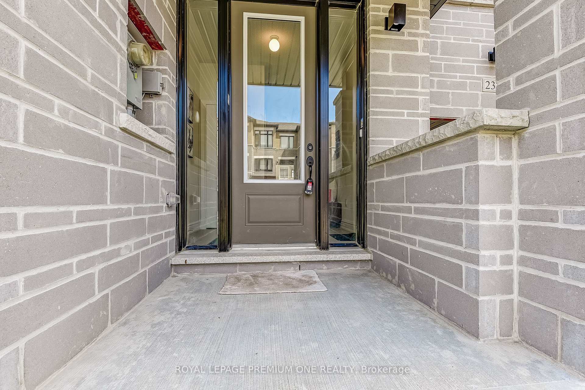 Photo 10 of 232 Tennant Circle, Vaughan, Vellore Village — HOMEH