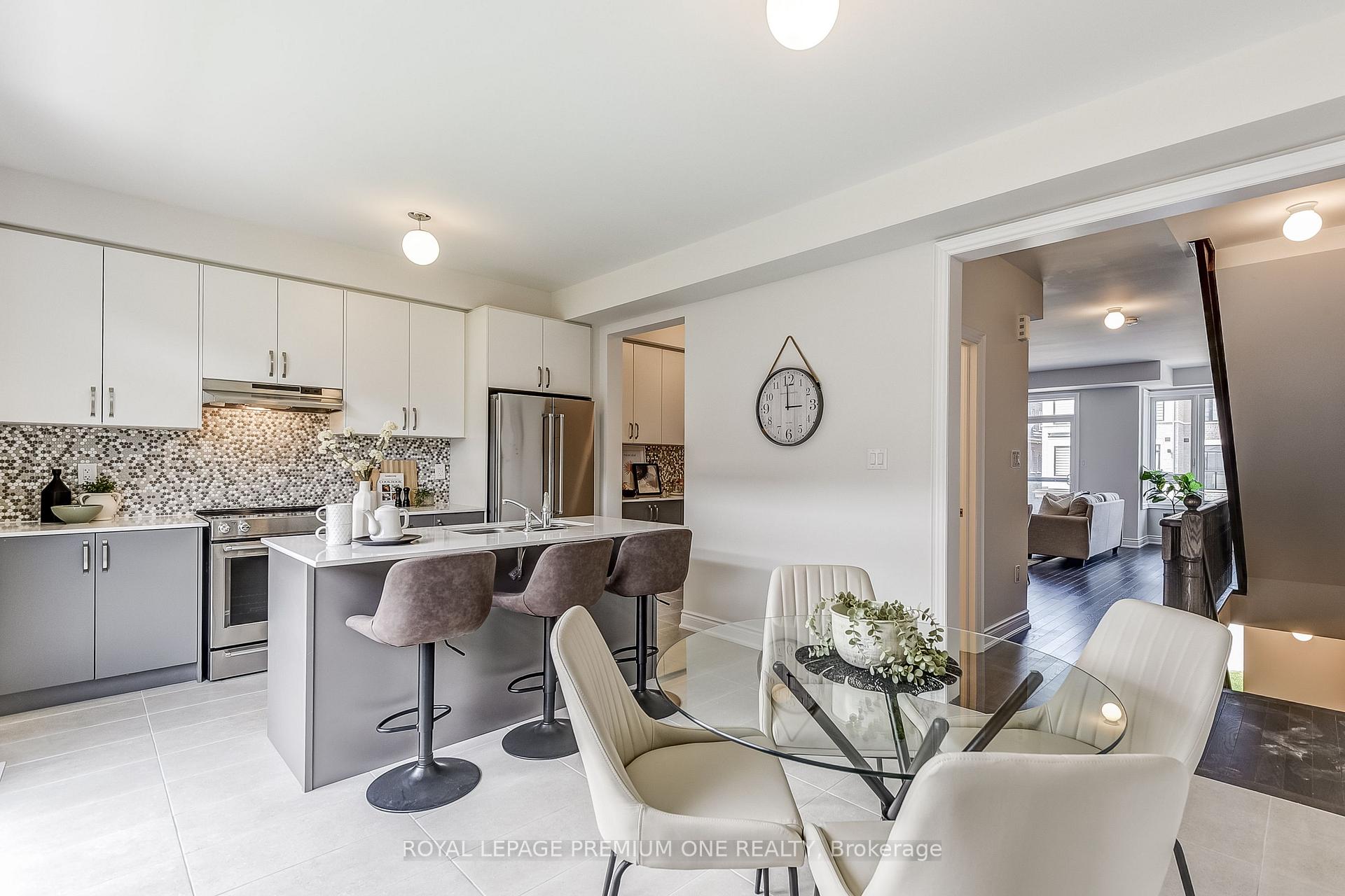 Photo 19 of 232 Tennant Circle, Vaughan, Vellore Village — HOMEH