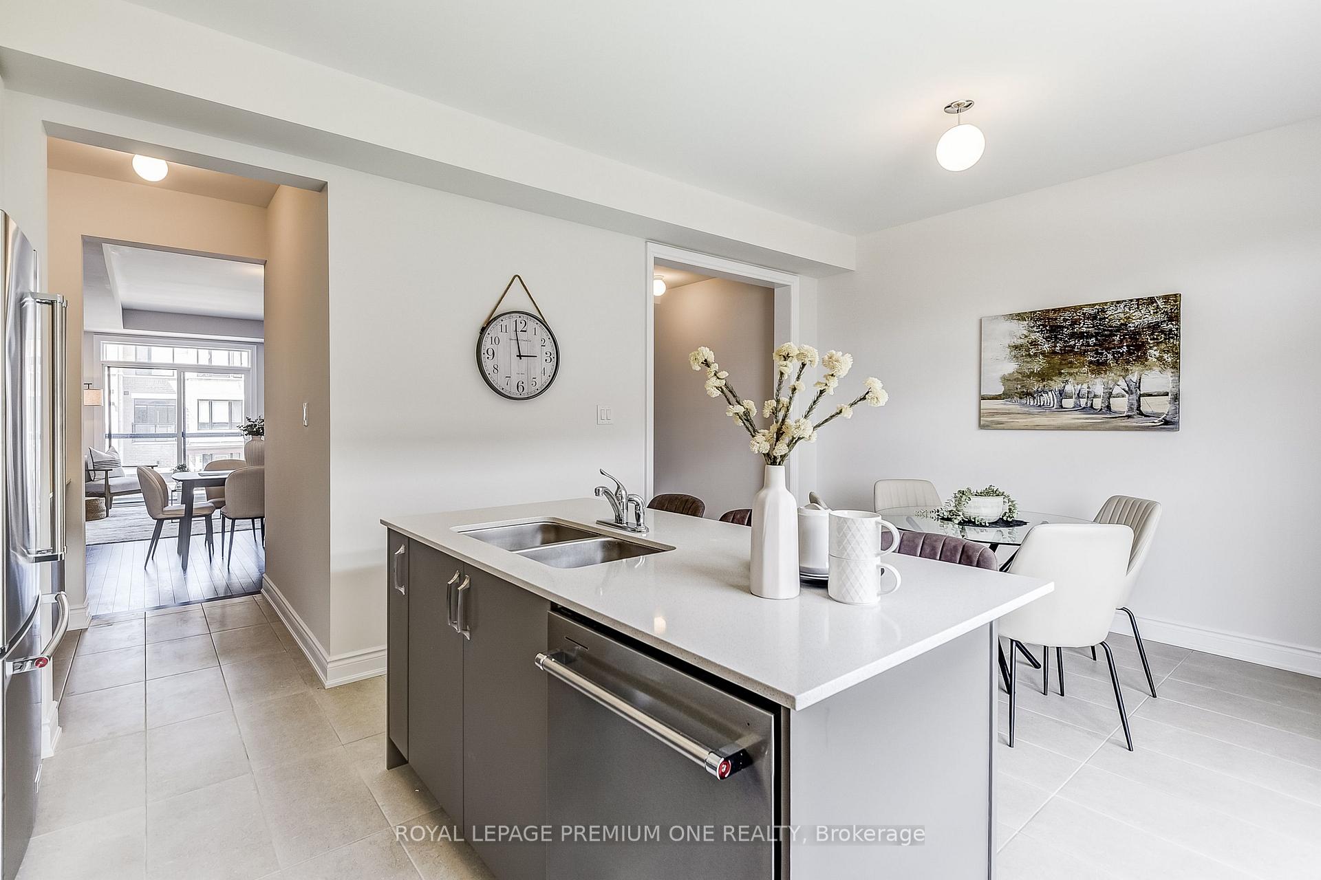 Photo 9 of 232 Tennant Circle, Vaughan, Vellore Village — HOMEH