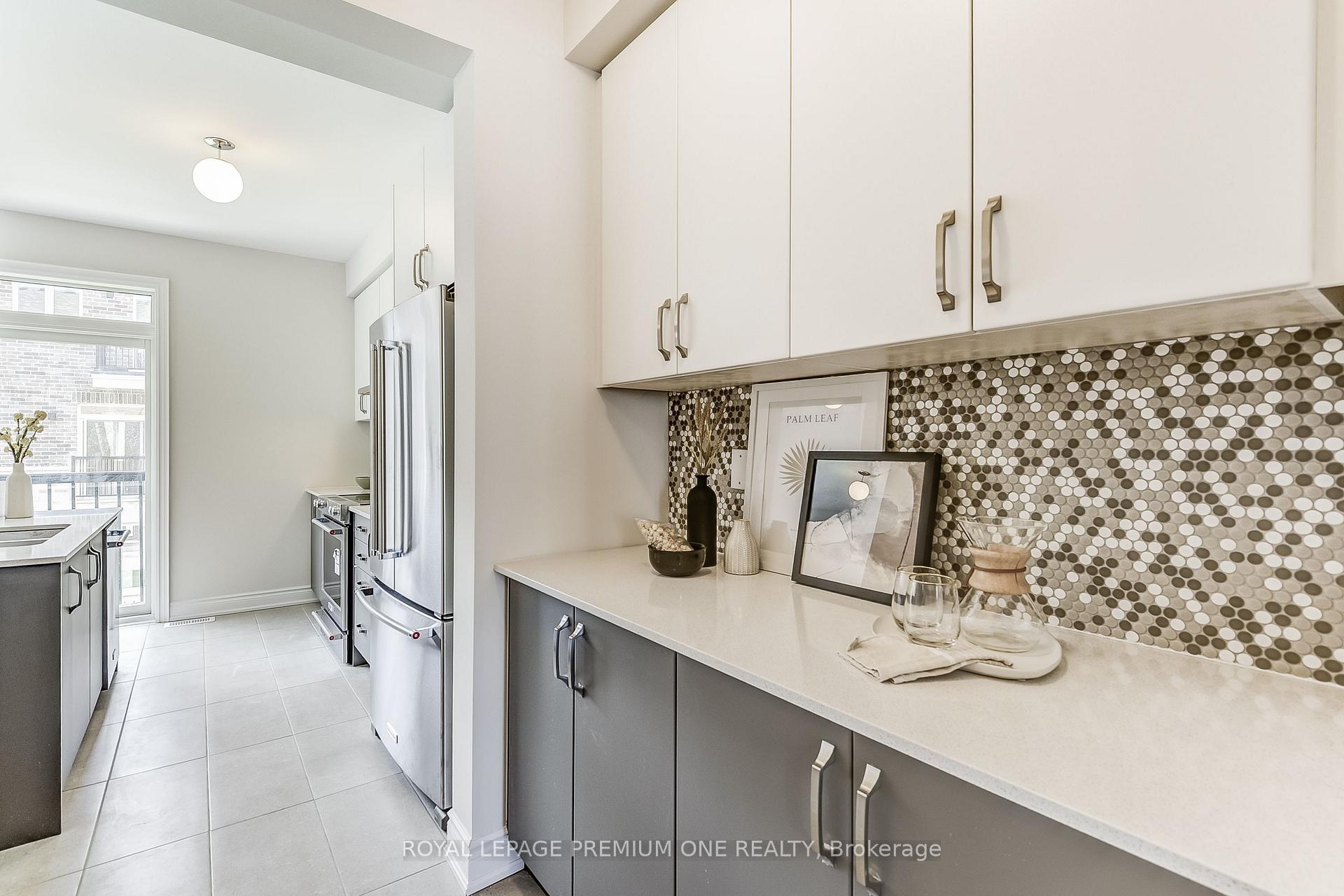 Photo 14 of 232 Tennant Circle, Vaughan, Vellore Village — HOMEH