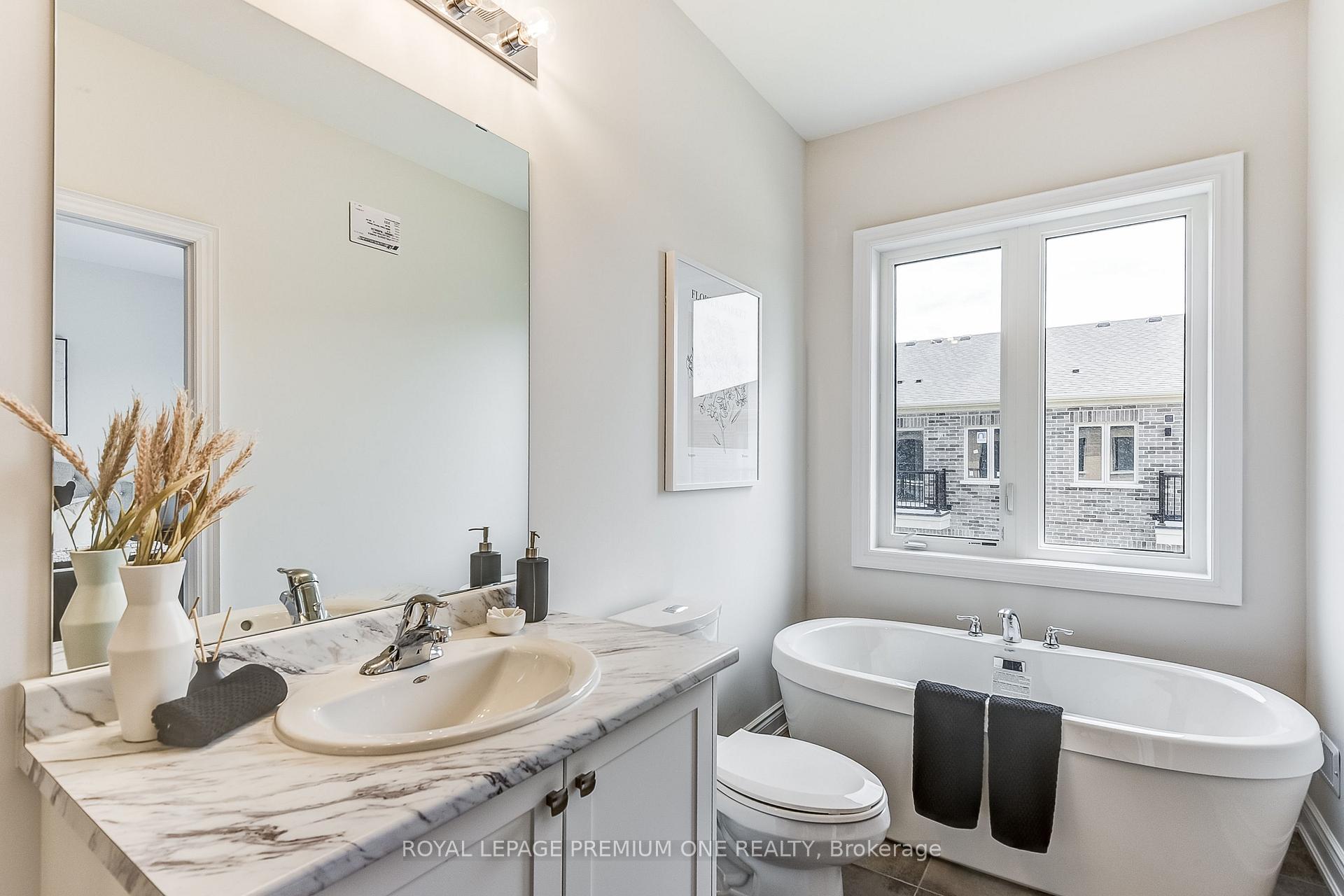 Photo 20 of 232 Tennant Circle, Vaughan, Vellore Village — HOMEH