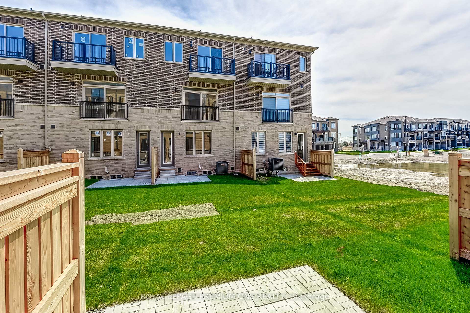 Photo 43 of 232 Tennant Circle, Vaughan, Vellore Village — HOMEH