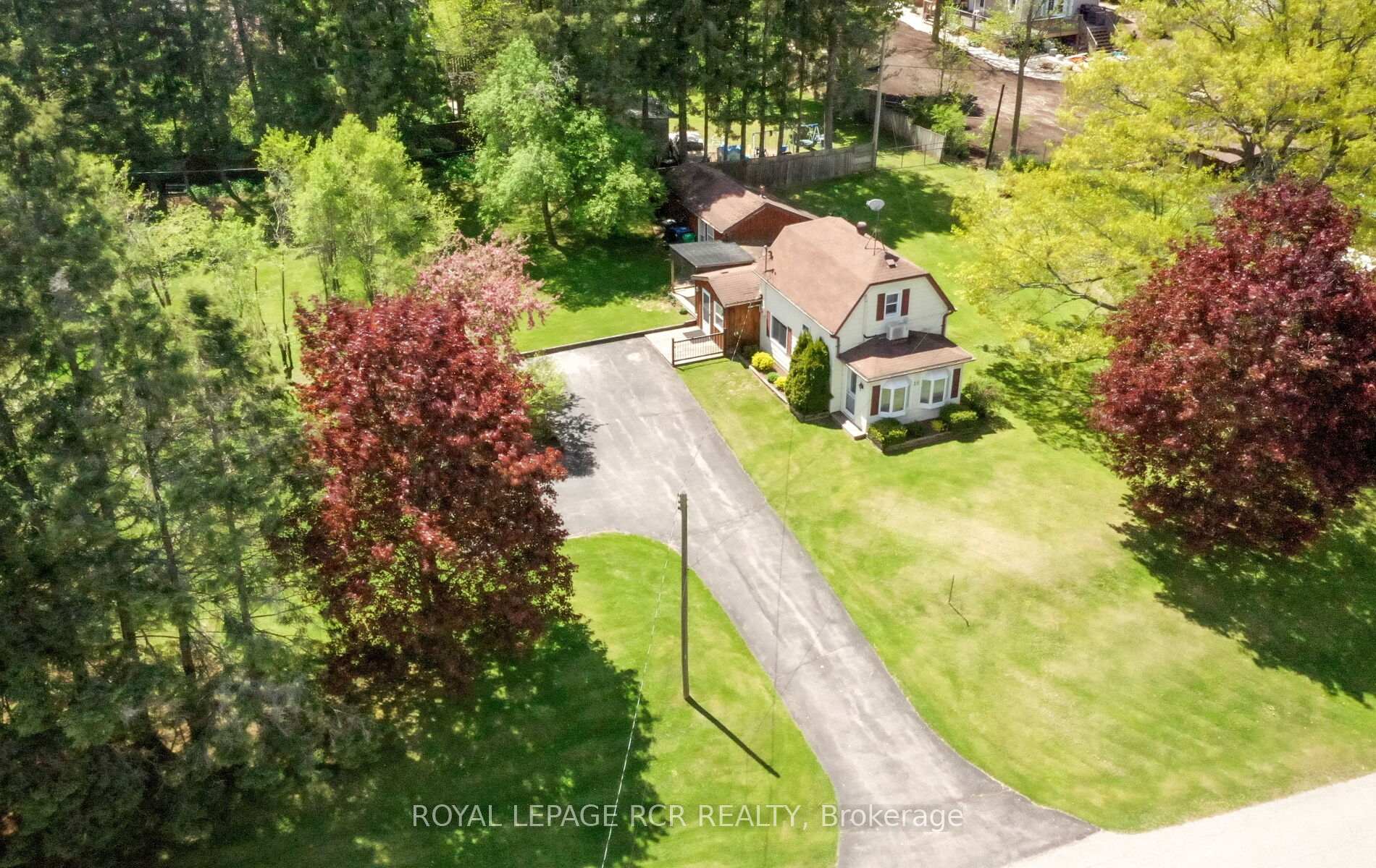 Photo 3 of 18 Charles Street, Caledon, Alton — HOMEH