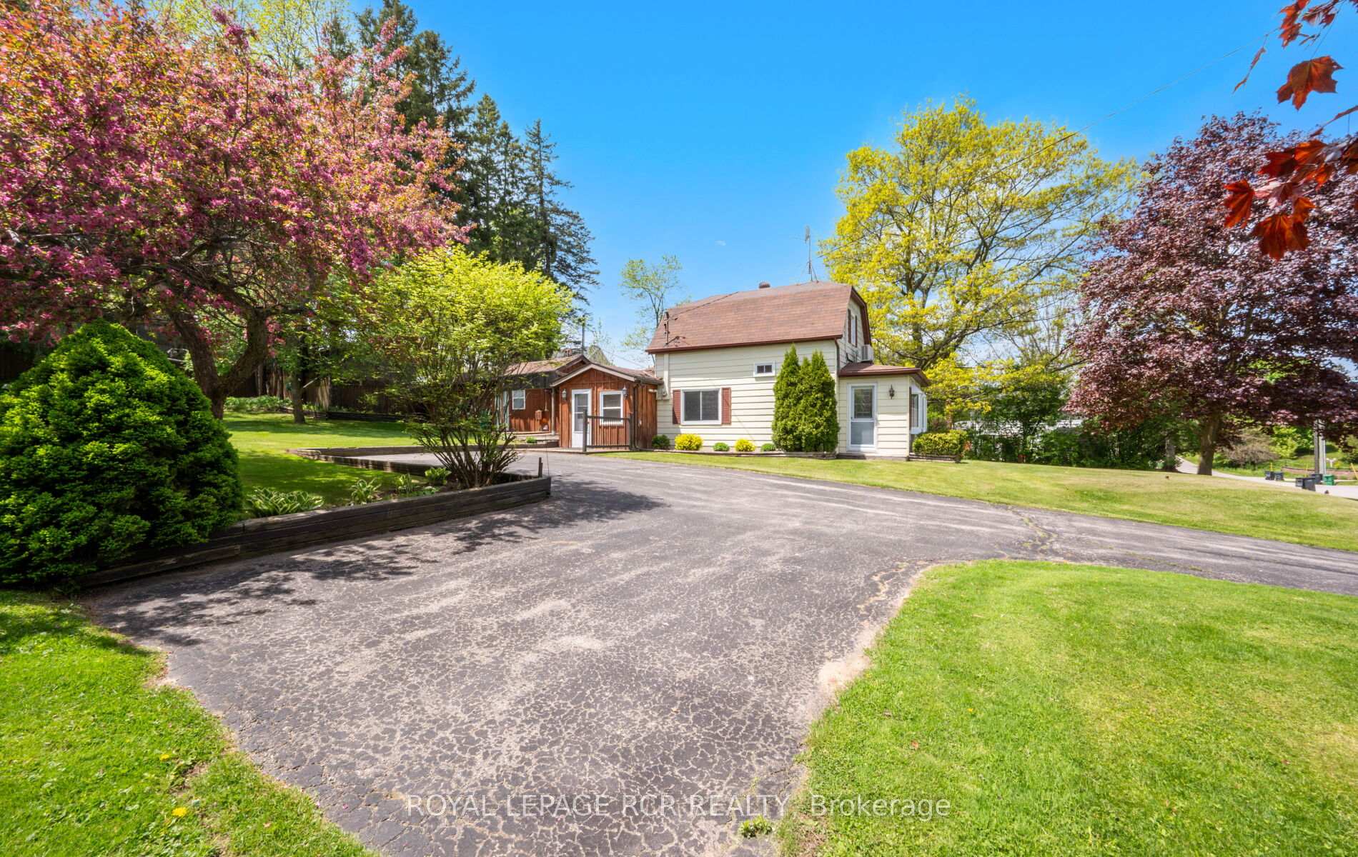 Photo 41 of 18 Charles Street, Caledon, Alton — HOMEH