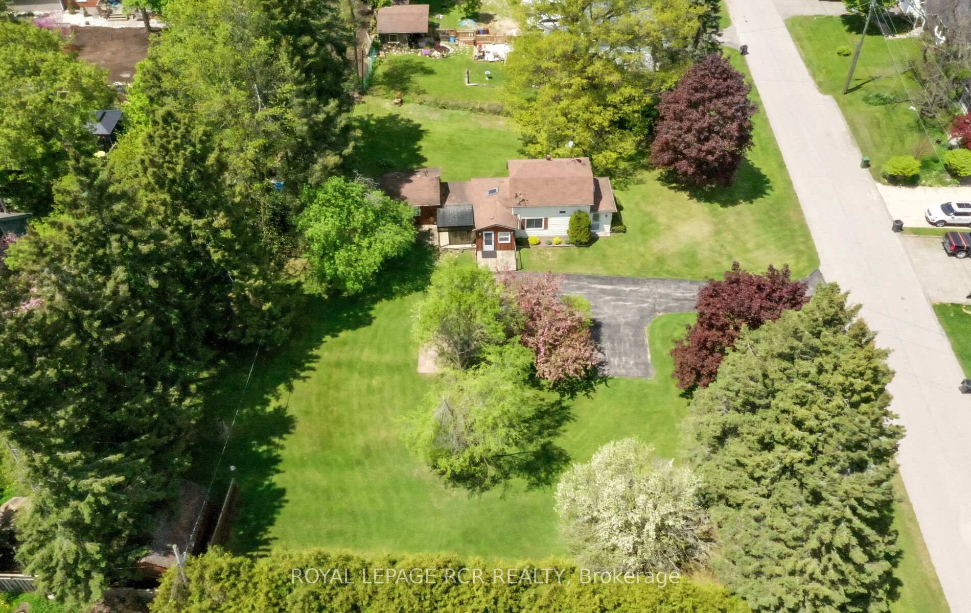 Photo 35 of 18 Charles Street, Caledon, Alton — HOMEH