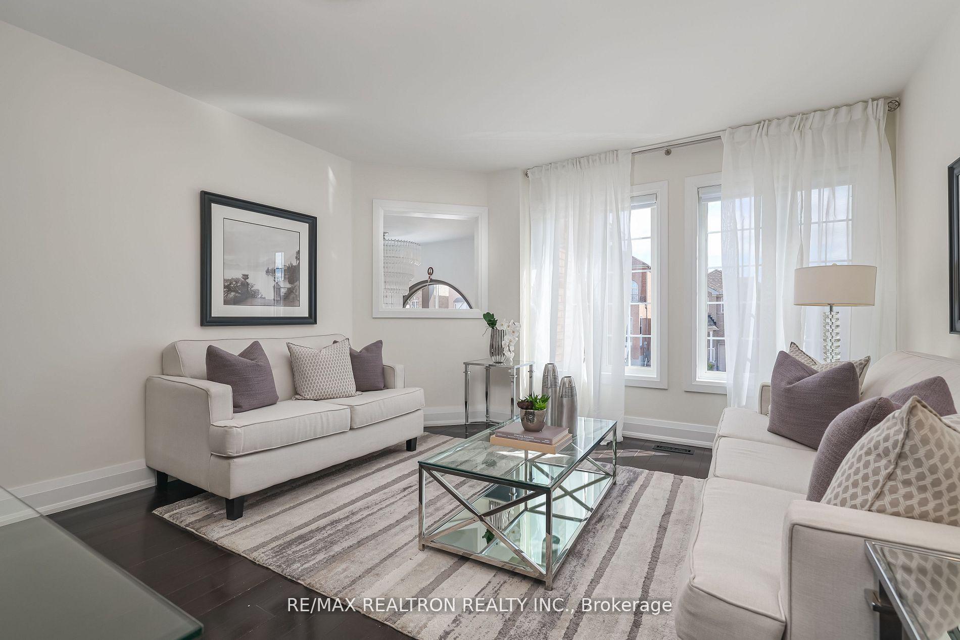Photo 2 of 18 Sugarforest Drive, Vaughan, Patterson — HOMEH