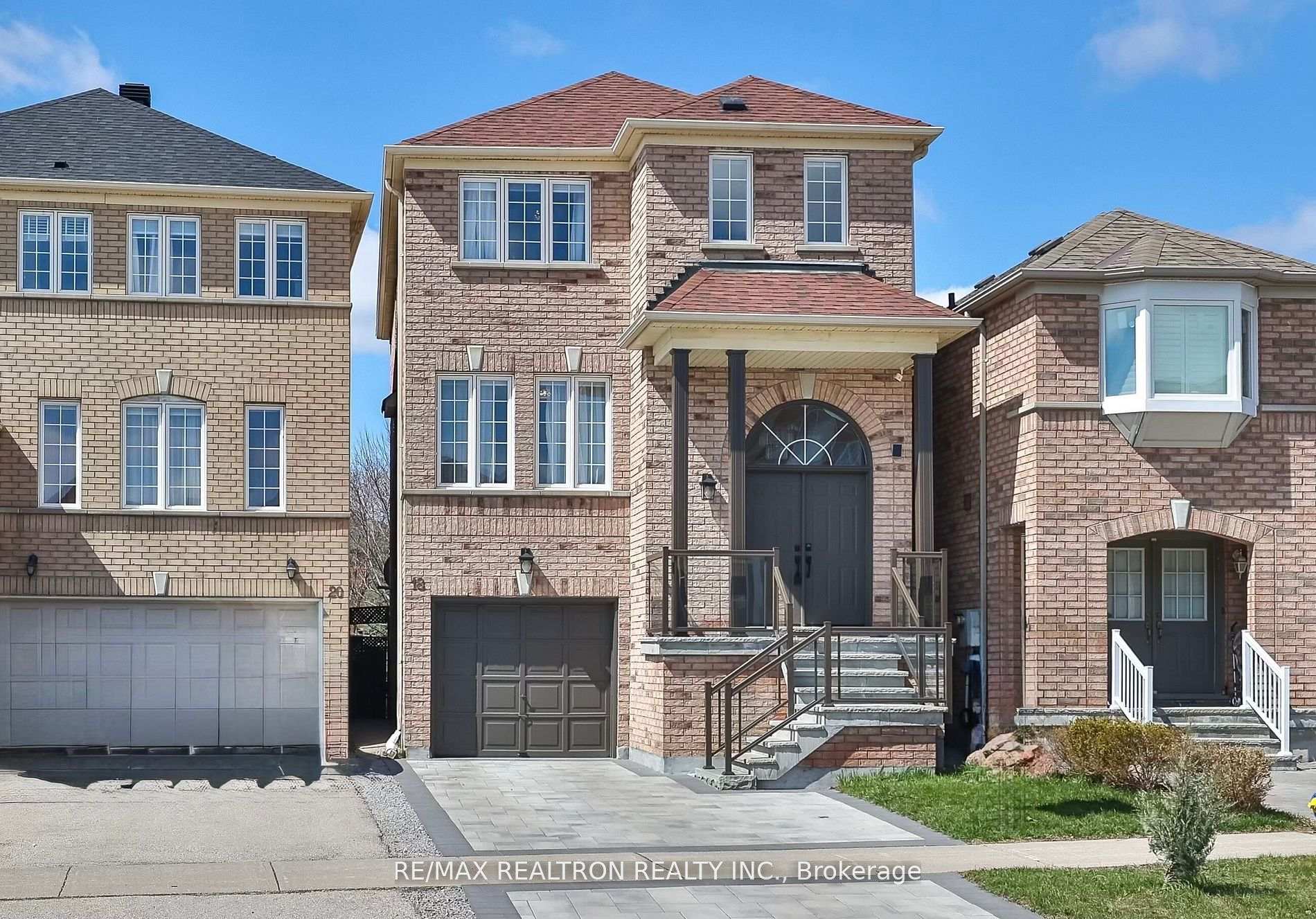 Photo 1 of 18 Sugarforest Drive, Vaughan, Patterson — HOMEH
