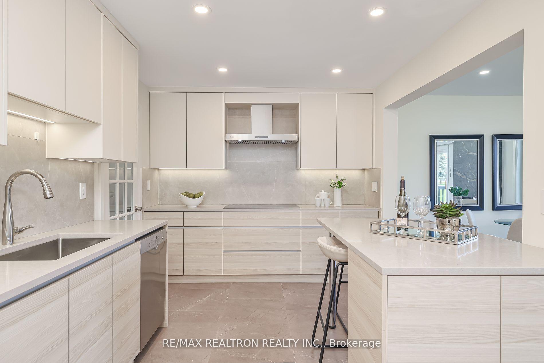 Photo 7 of 18 Sugarforest Drive, Vaughan, Patterson — HOMEH