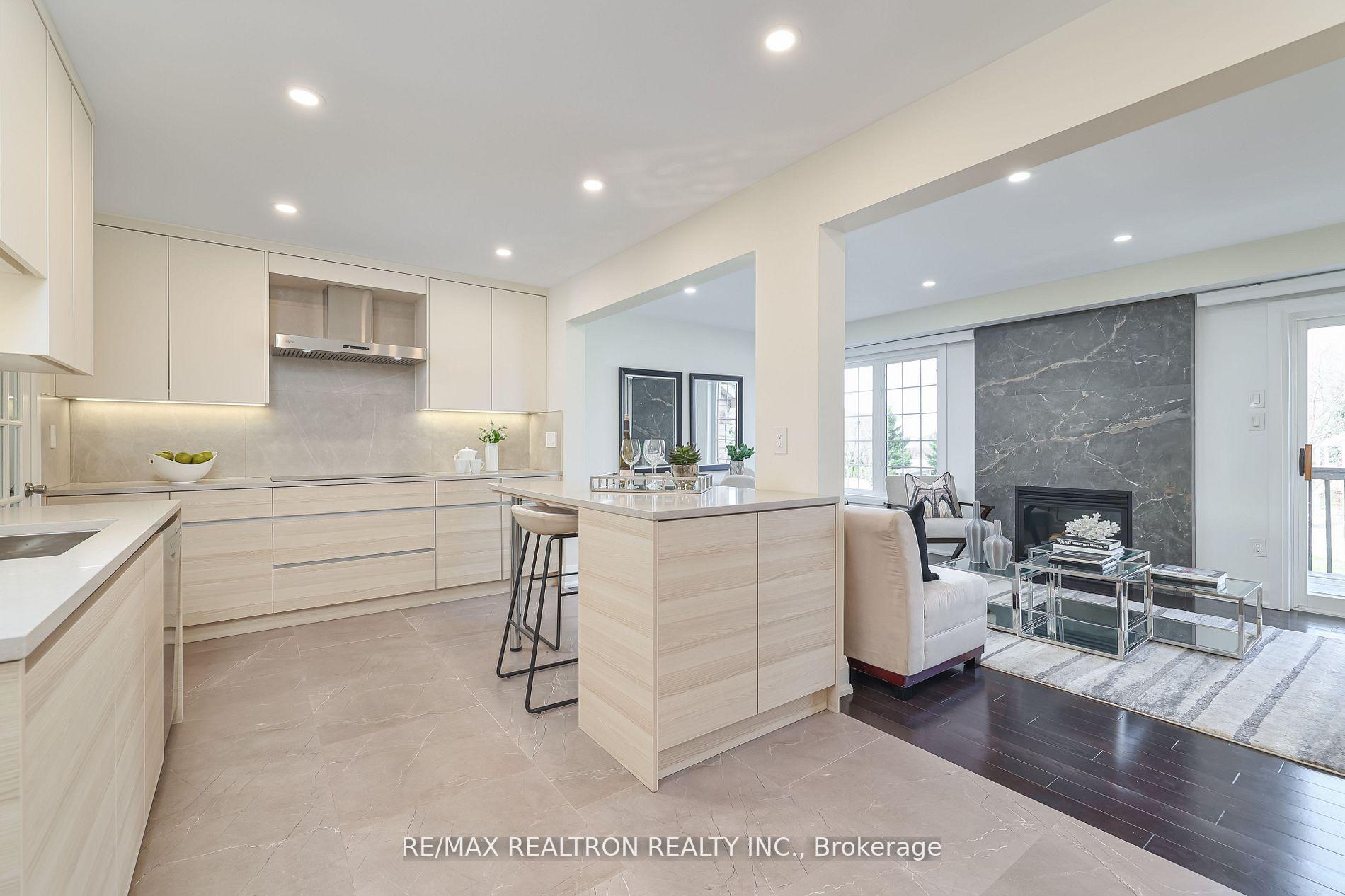 Photo 10 of 18 Sugarforest Drive, Vaughan, Patterson — HOMEH