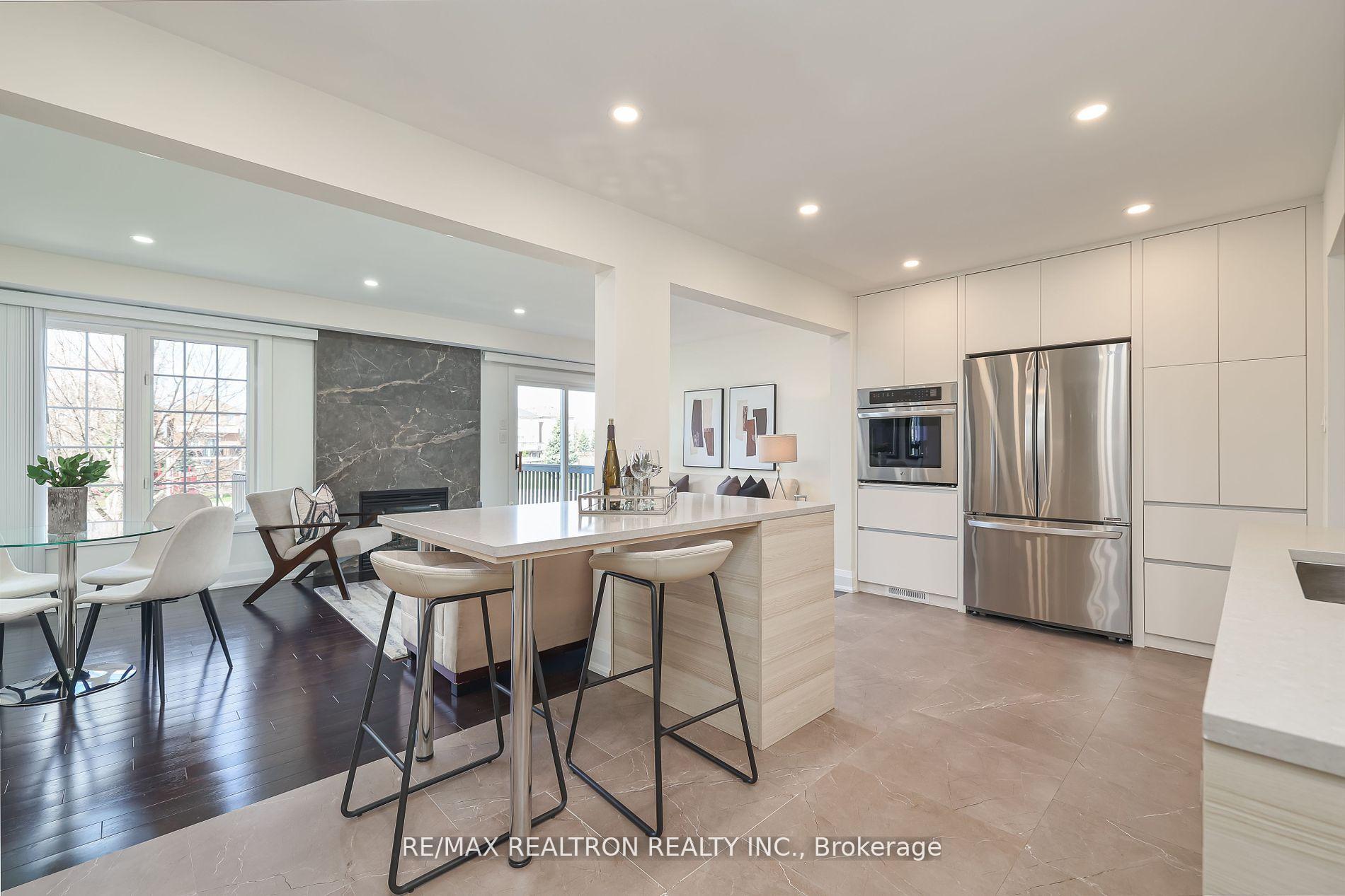 Photo 6 of 18 Sugarforest Drive, Vaughan, Patterson — HOMEH