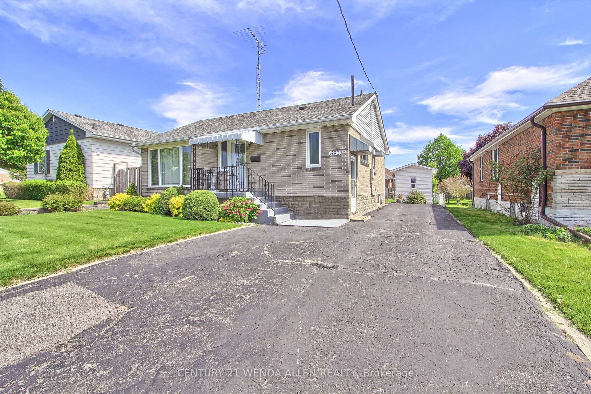 Photo 12 of 591 Adelaide Street W, Oshawa, McLaughlin — HOMEH