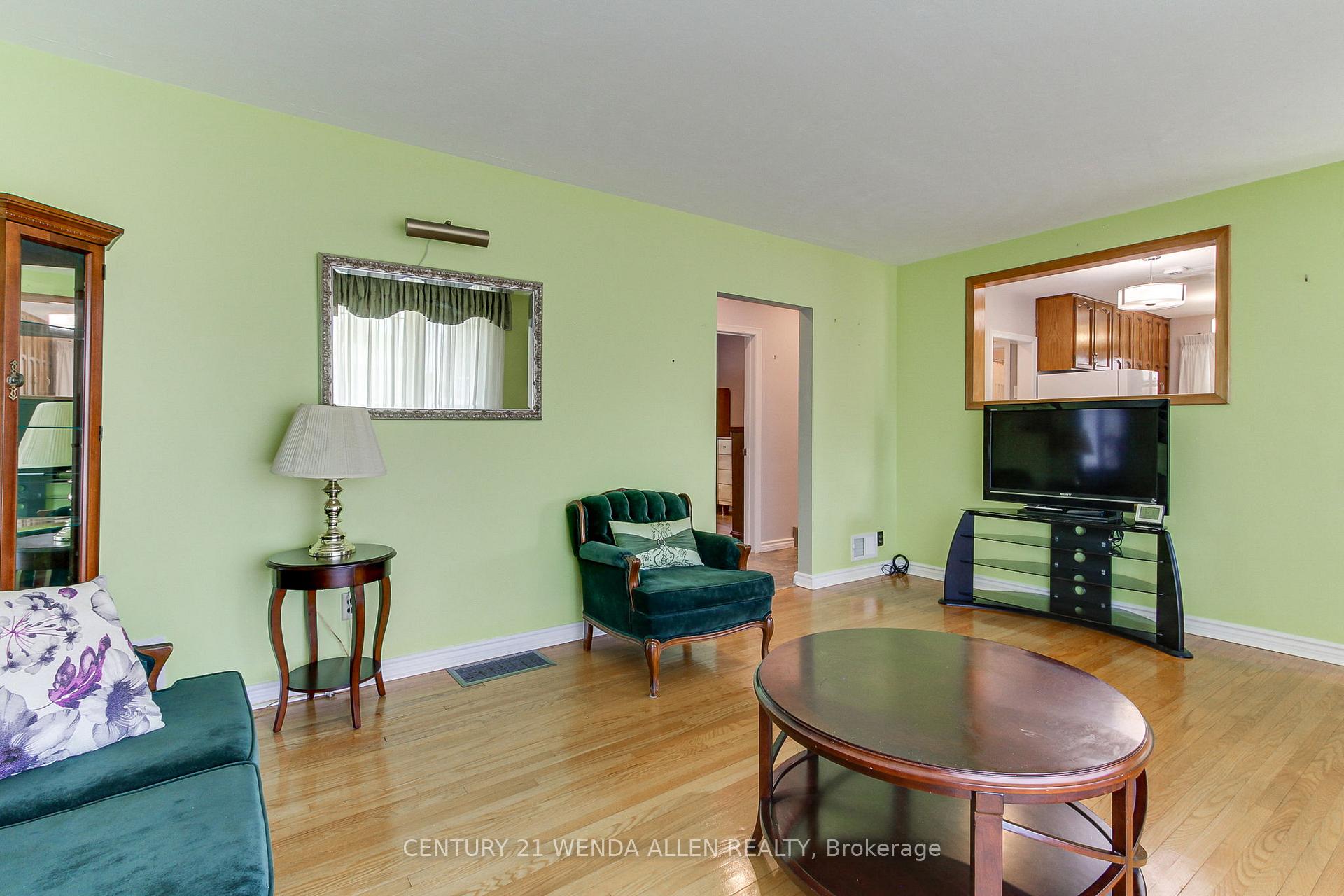 Photo 14 of 591 Adelaide Street W, Oshawa, McLaughlin — HOMEH
