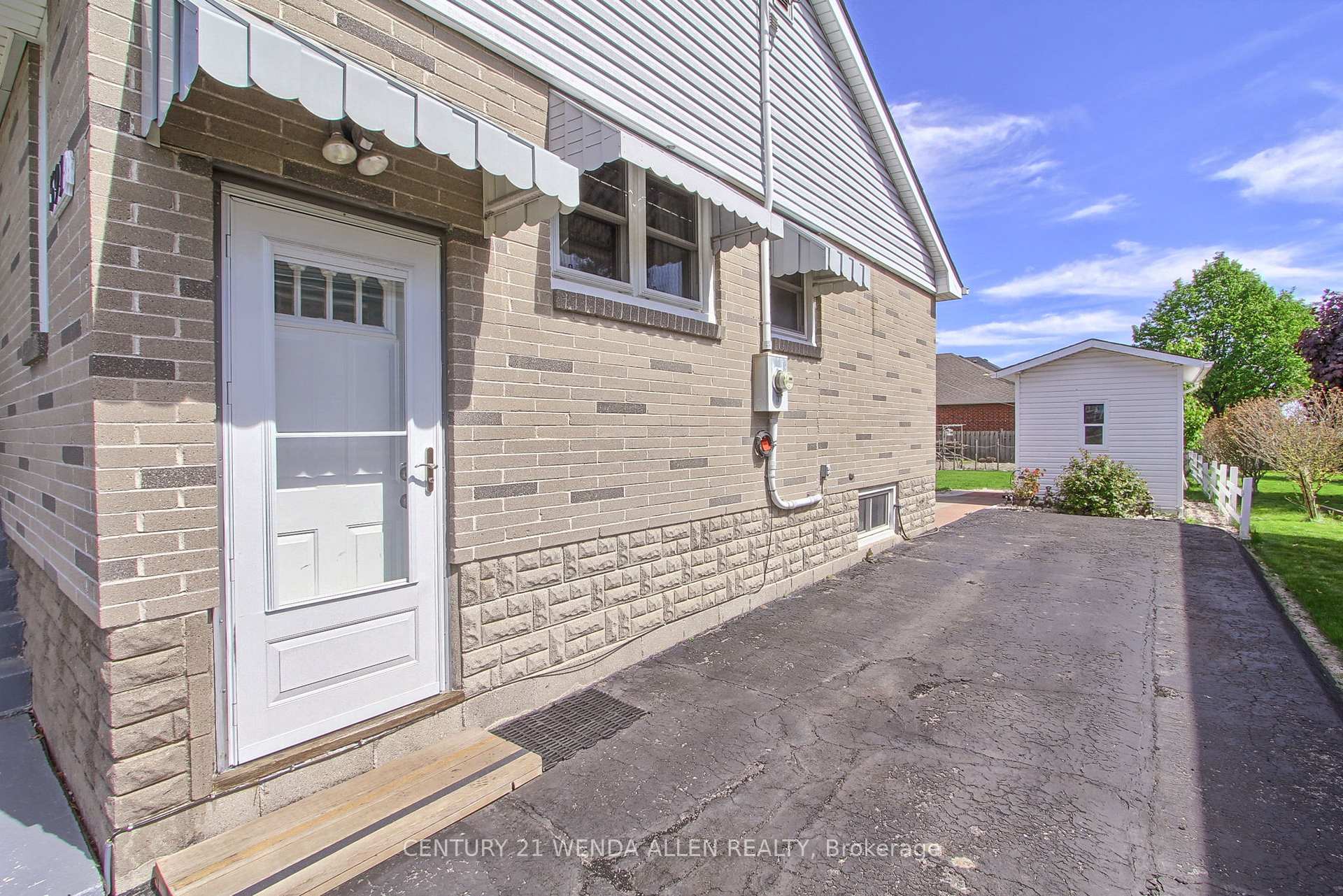 Photo 30 of 591 Adelaide Street W, Oshawa, McLaughlin — HOMEH