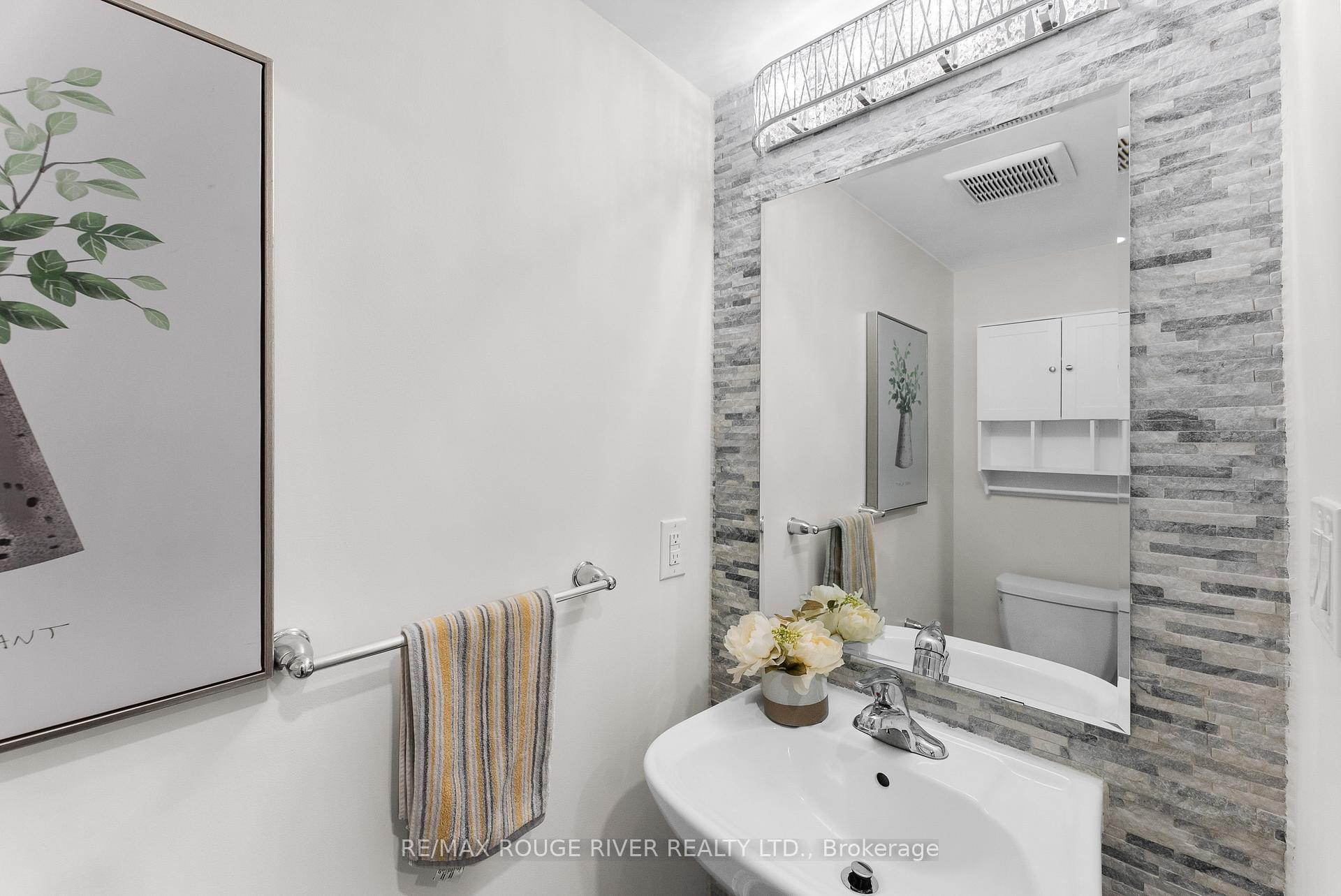 Photo 11 of 26 Goldeye Street, Whitby, Rural Whitby — HOMEH
