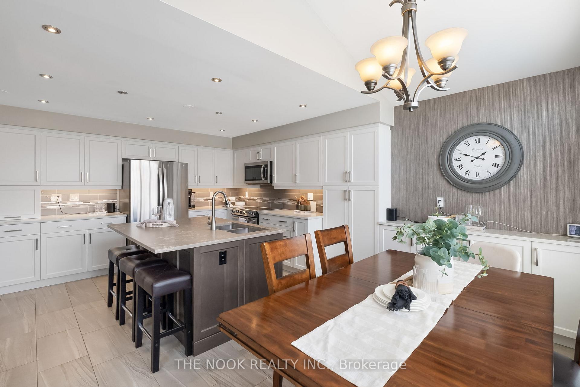 Photo 12 of 150 Toscana Drive, Whitby, Taunton North — HOMEH