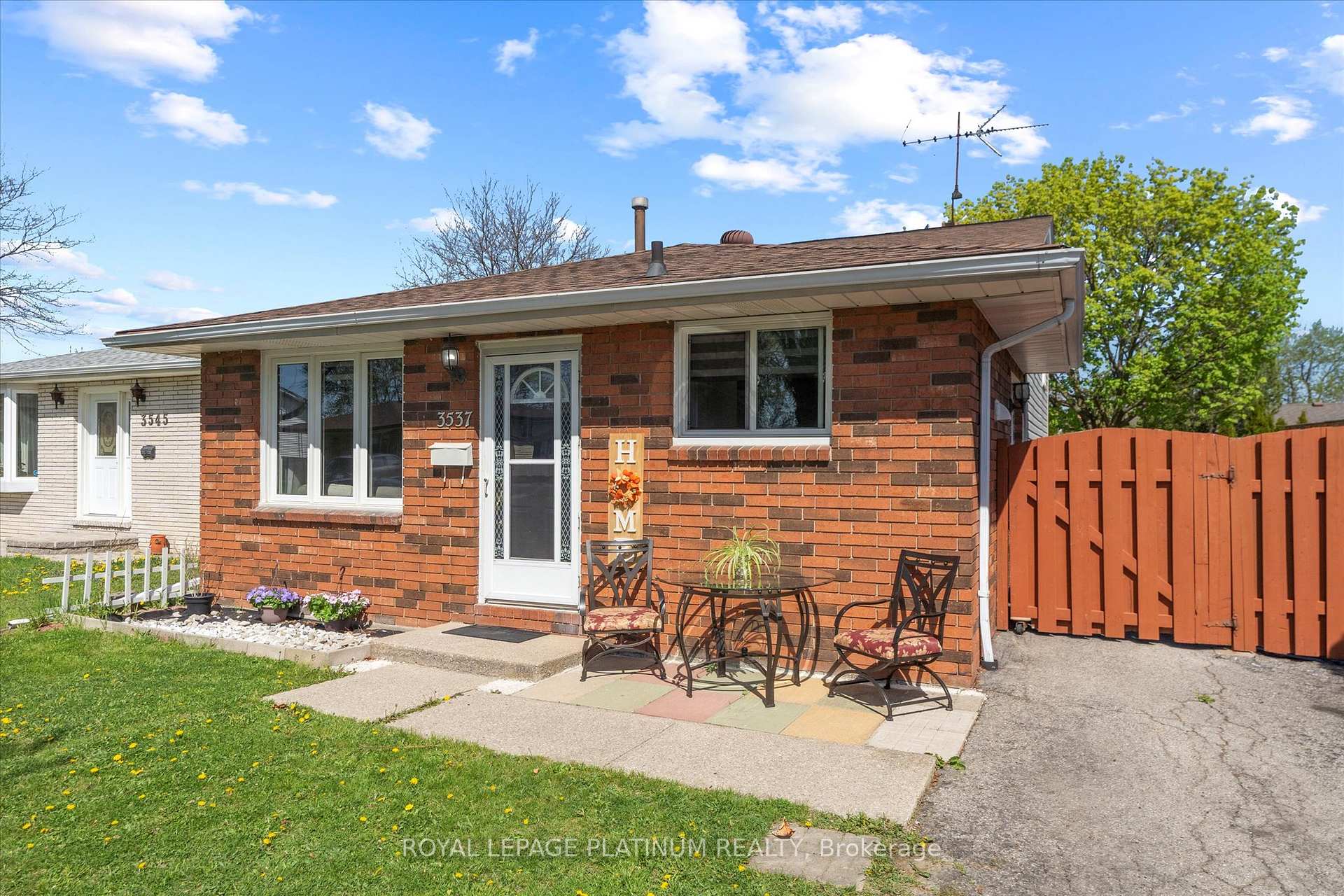 Photo 24 of 3537 Hemlock Road, Windsor — HOMEH