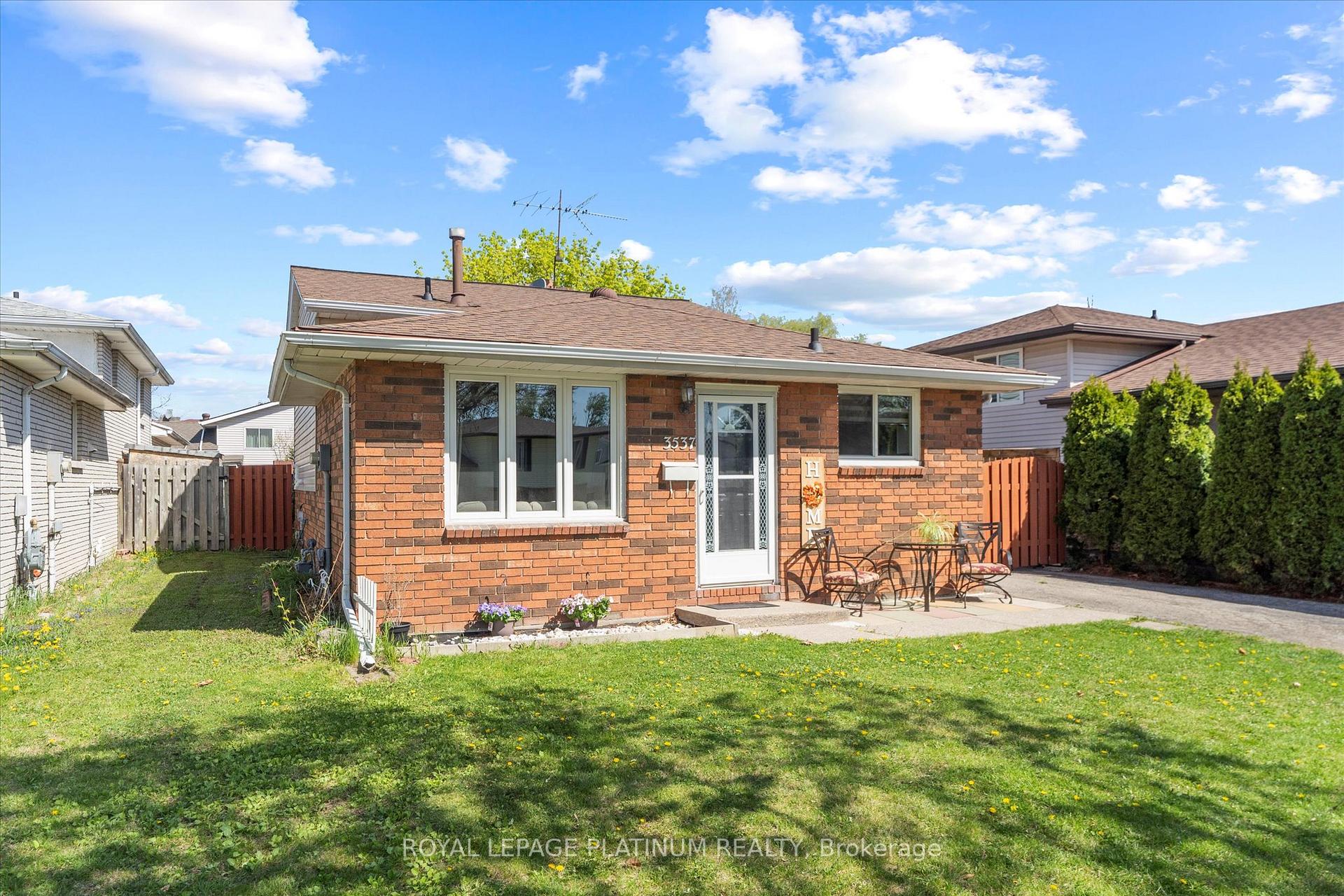 Photo 5 of 3537 Hemlock Road, Windsor — HOMEH