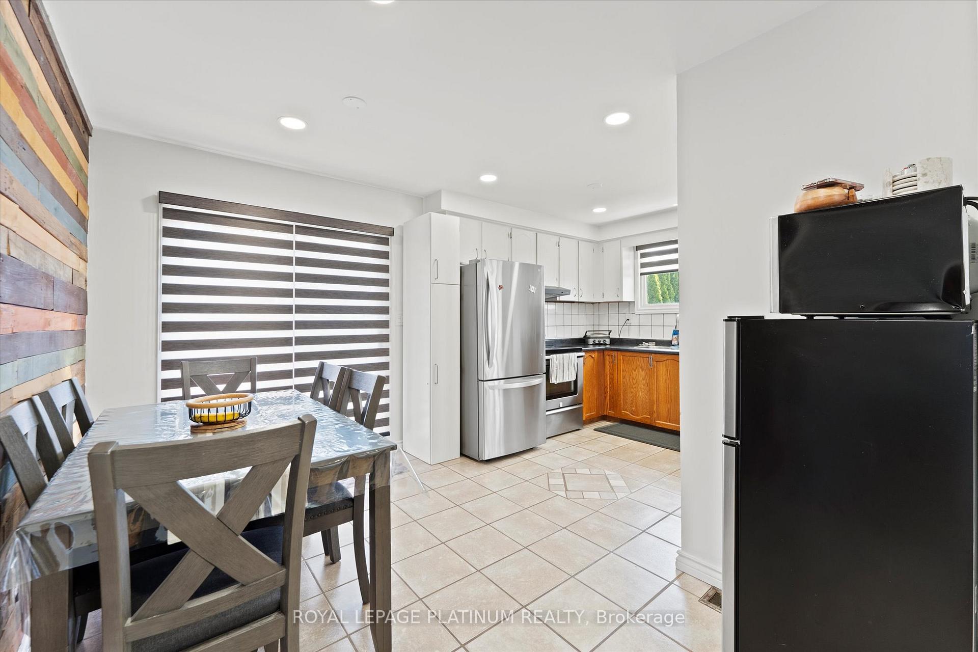 Photo 11 of 3537 Hemlock Road, Windsor — HOMEH