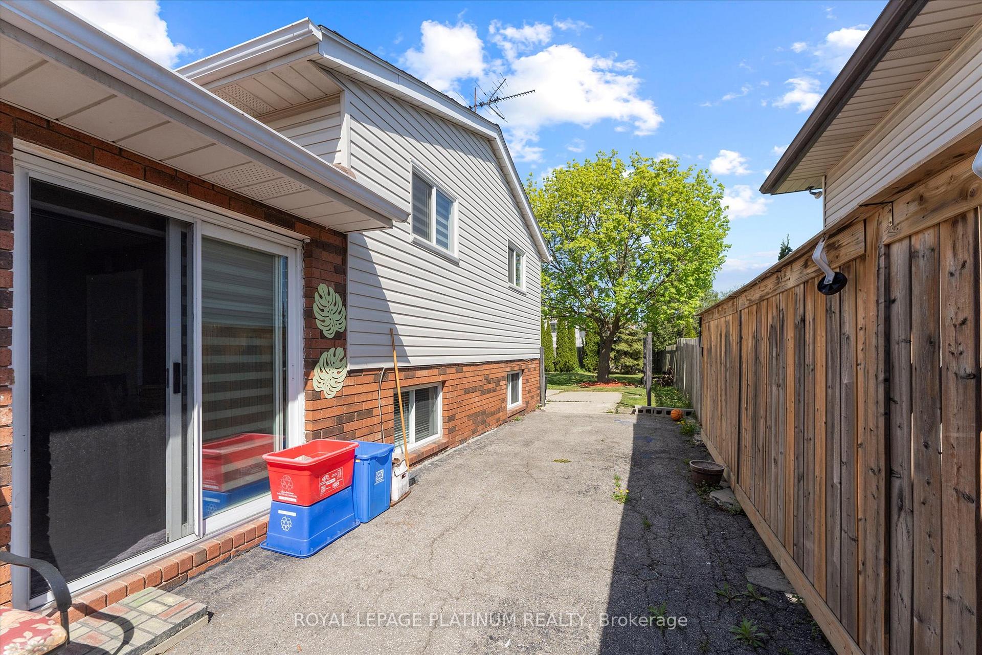 Photo 25 of 3537 Hemlock Road, Windsor — HOMEH