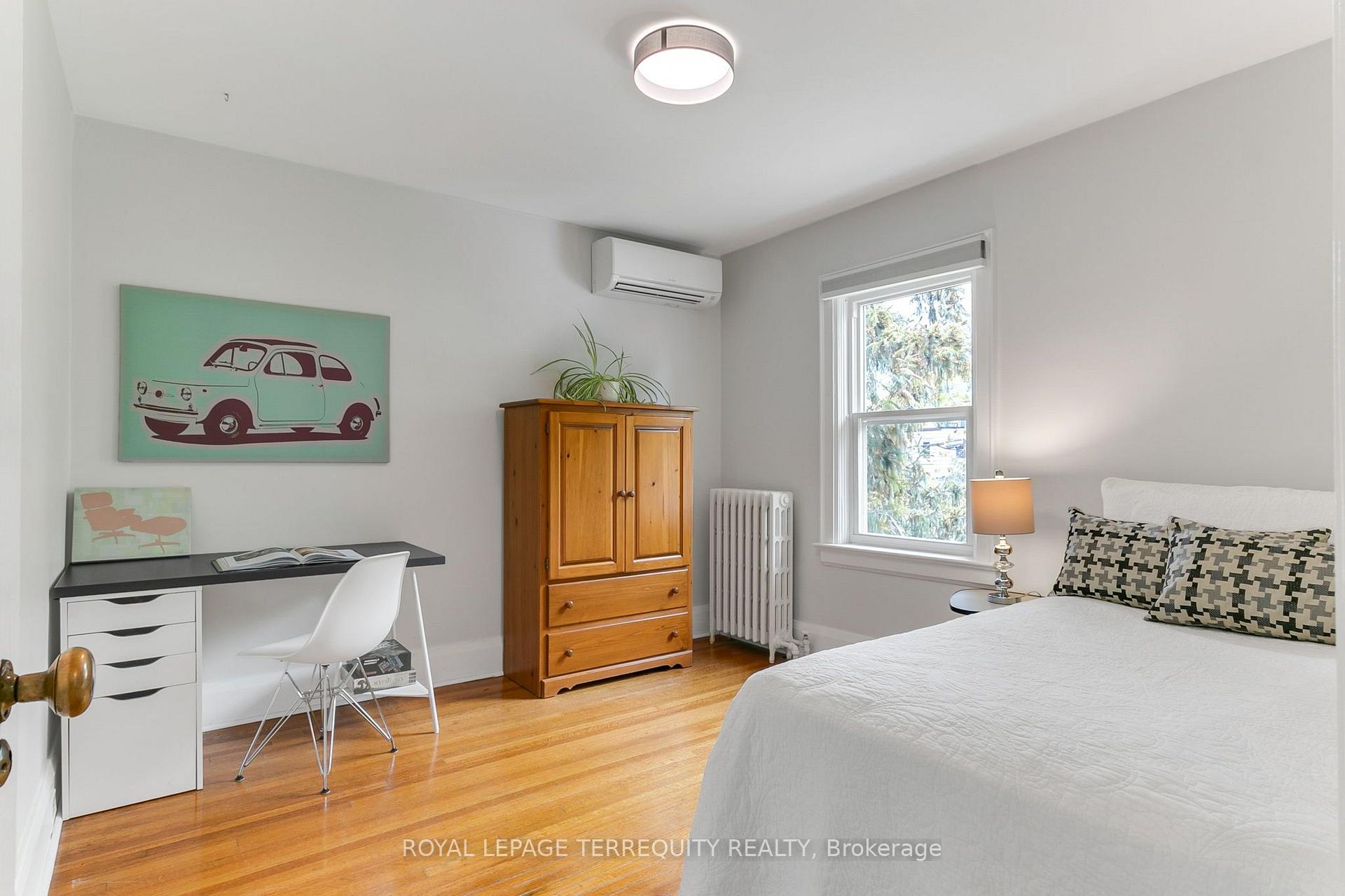 Photo 10 of 153 Linsmore Crescent, Toronto, Danforth Village-East York — HOMEH
