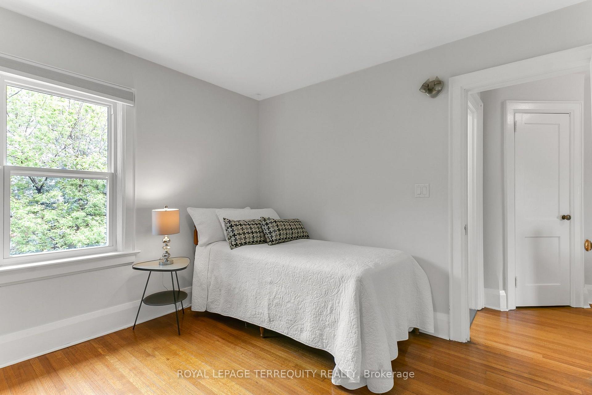 Photo 21 of 153 Linsmore Crescent, Toronto, Danforth Village-East York — HOMEH