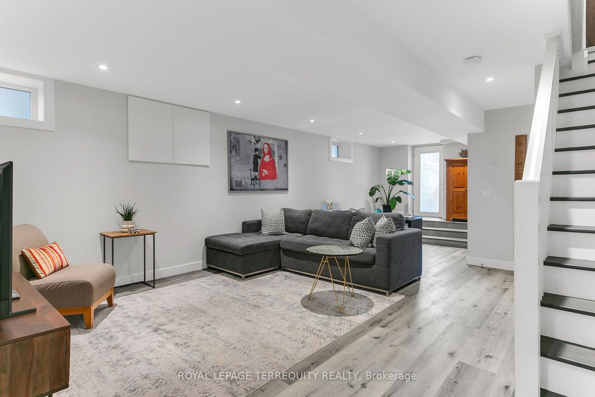 Photo 18 of 153 Linsmore Crescent, Toronto, Danforth Village-East York — HOMEH
