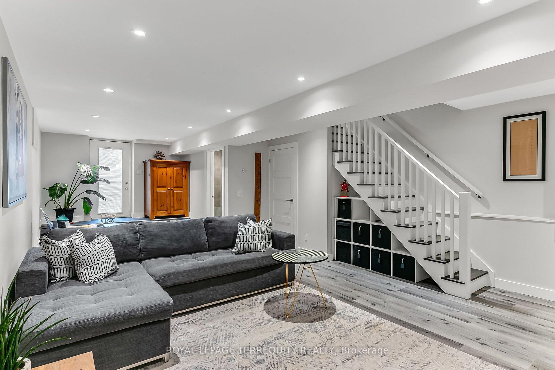 Photo 16 of 153 Linsmore Crescent, Toronto, Danforth Village-East York — HOMEH