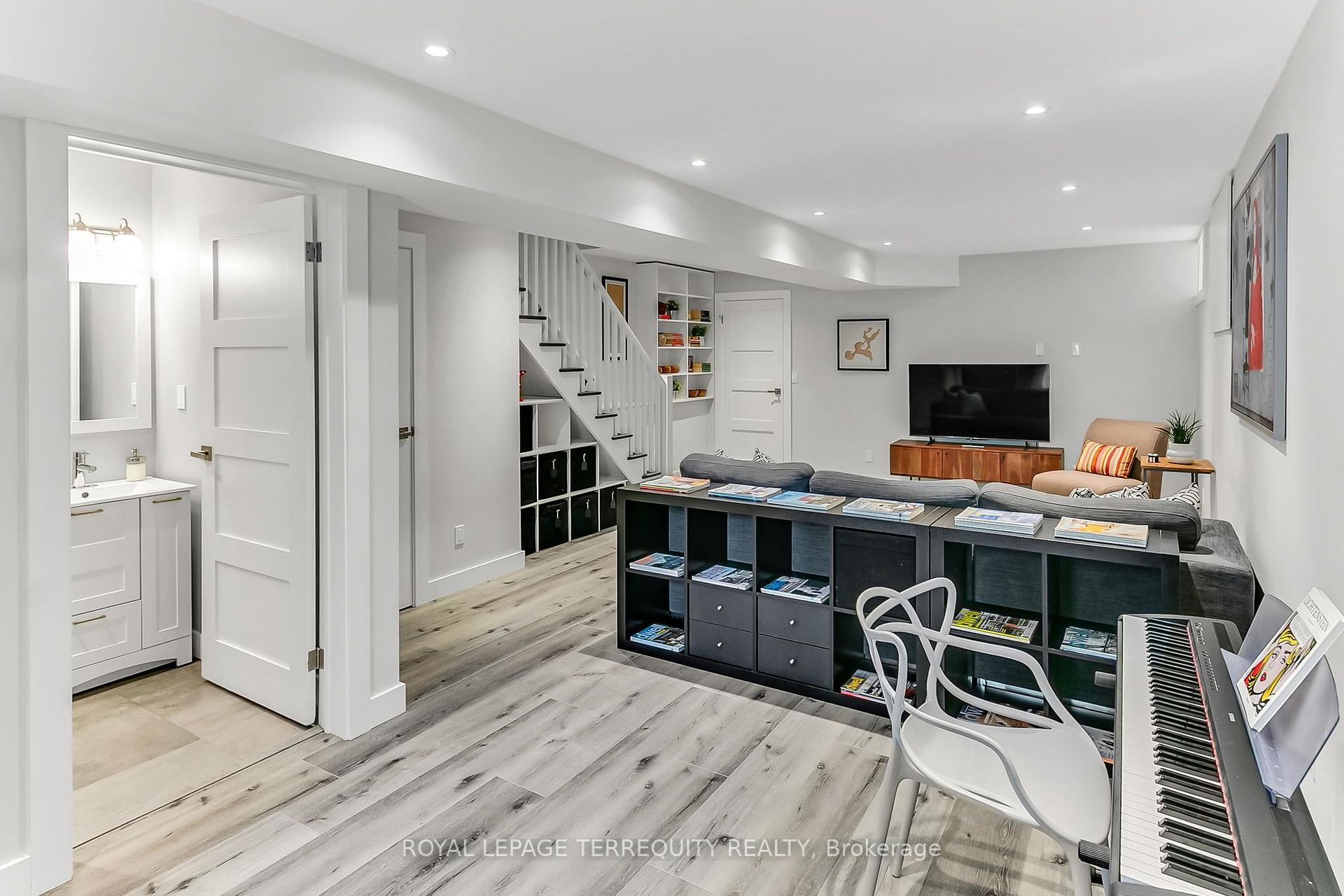 Photo 24 of 153 Linsmore Crescent, Toronto, Danforth Village-East York — HOMEH