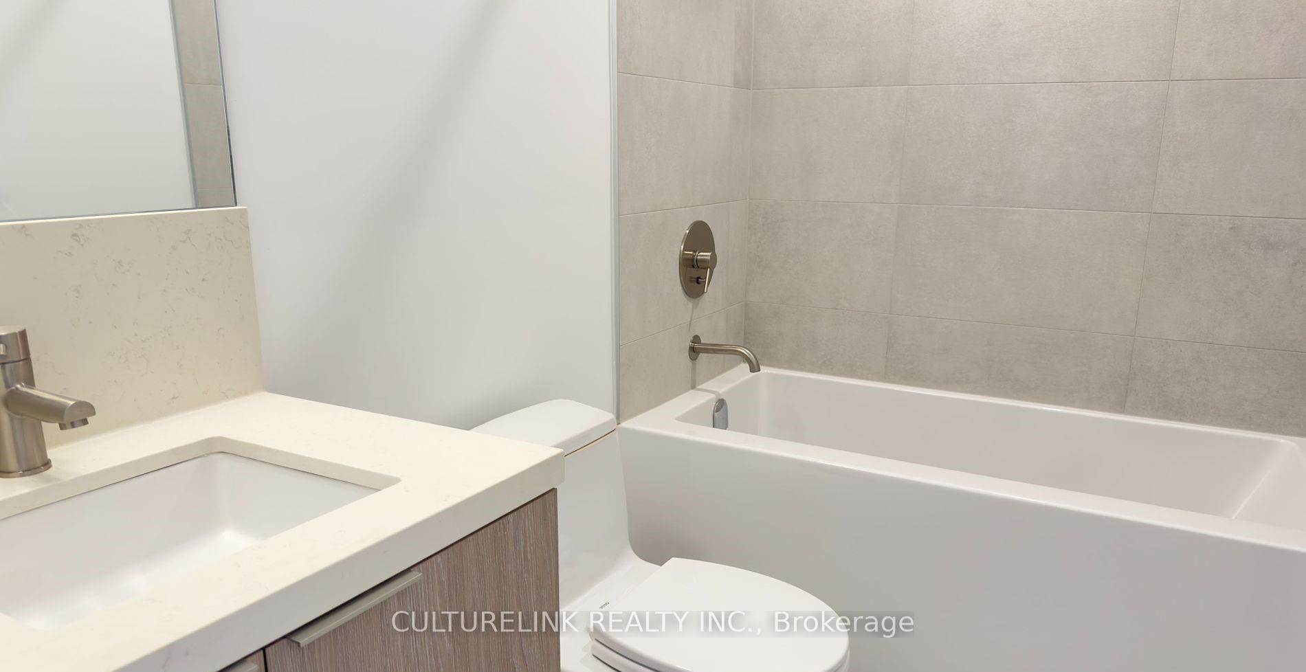 Photo 4 of Unit 1111, 2020 Bathurst Street N, Toronto, Humewood-Cedarvale — HOMEH