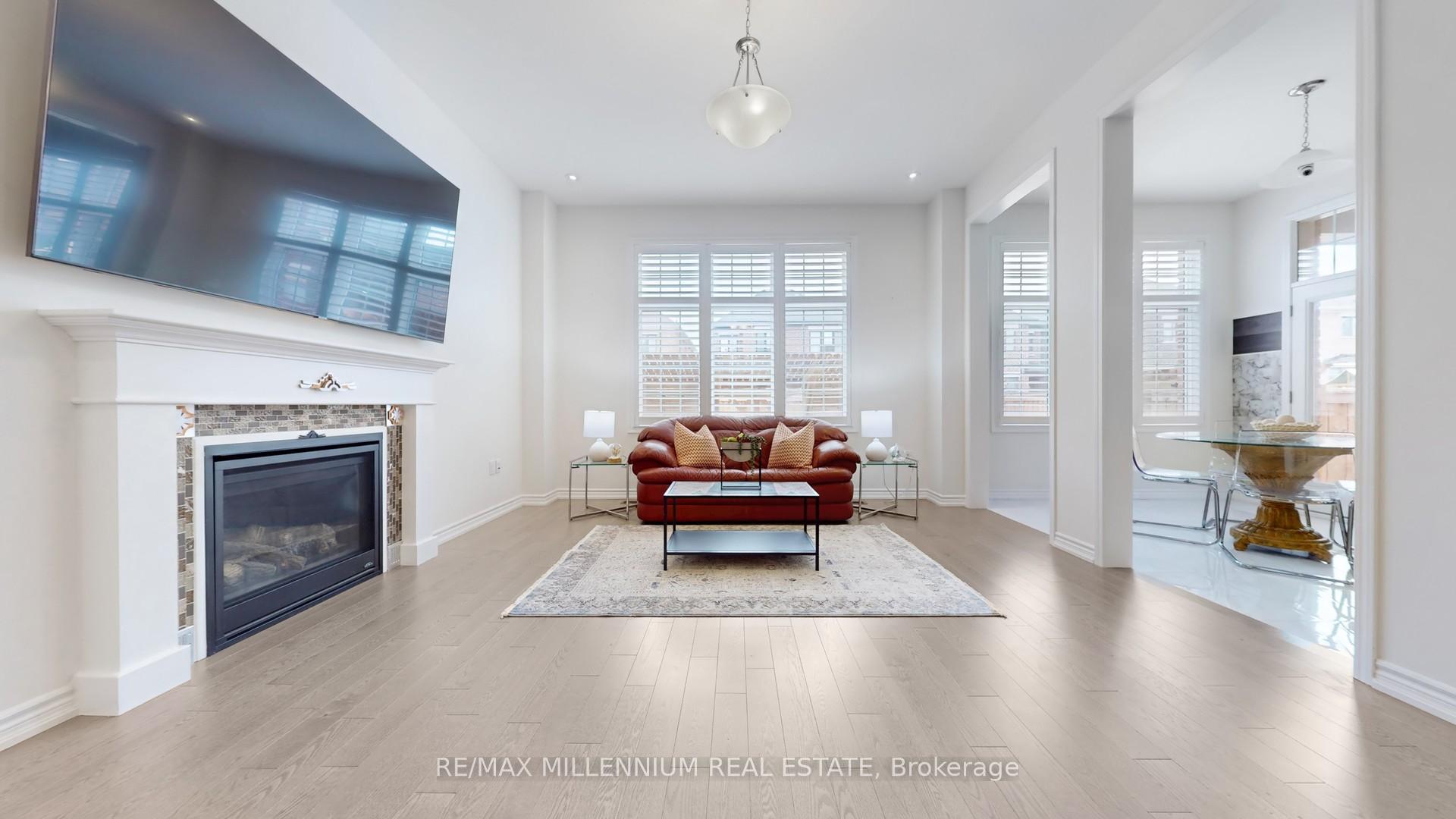 Photo 2 of 139 Pierre Berton Boulevard, Vaughan, Kleinburg — HOMEH