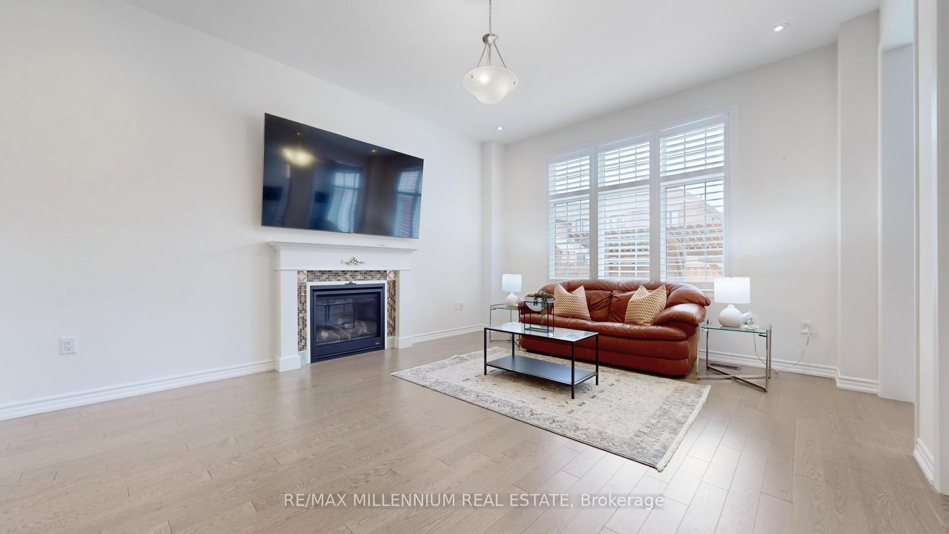 Photo 8 of 139 Pierre Berton Boulevard, Vaughan, Kleinburg — HOMEH