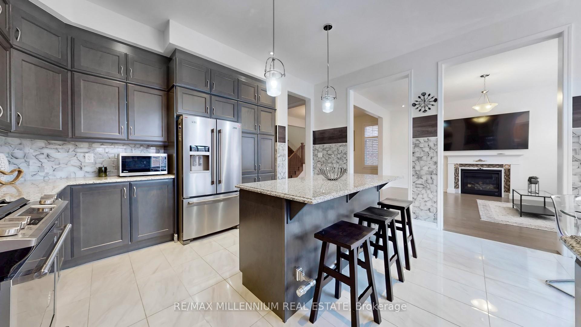 Photo 10 of 139 Pierre Berton Boulevard, Vaughan, Kleinburg — HOMEH
