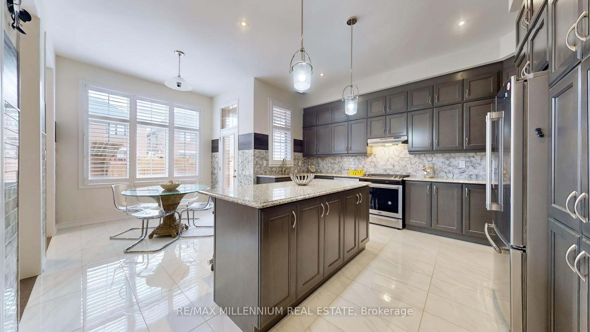 Photo 16 of 139 Pierre Berton Boulevard, Vaughan, Kleinburg — HOMEH