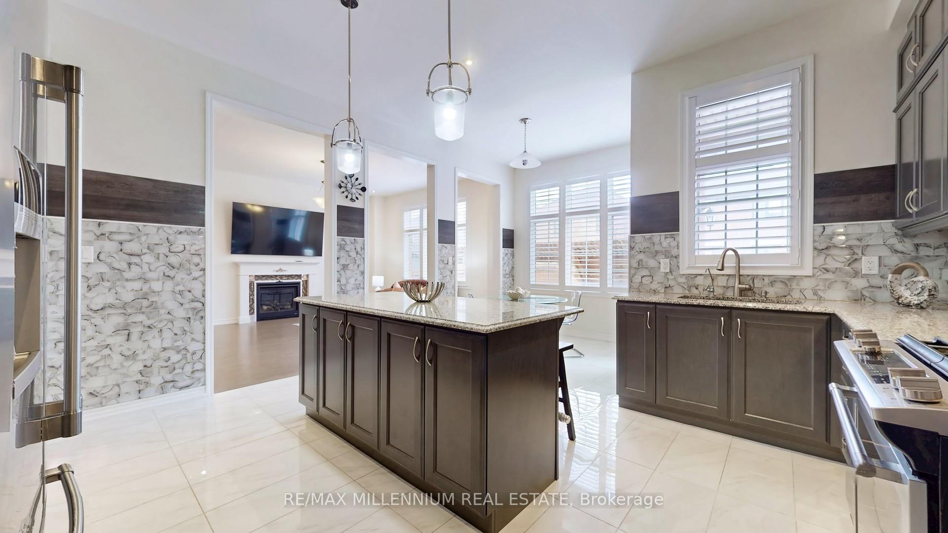Photo 14 of 139 Pierre Berton Boulevard, Vaughan, Kleinburg — HOMEH