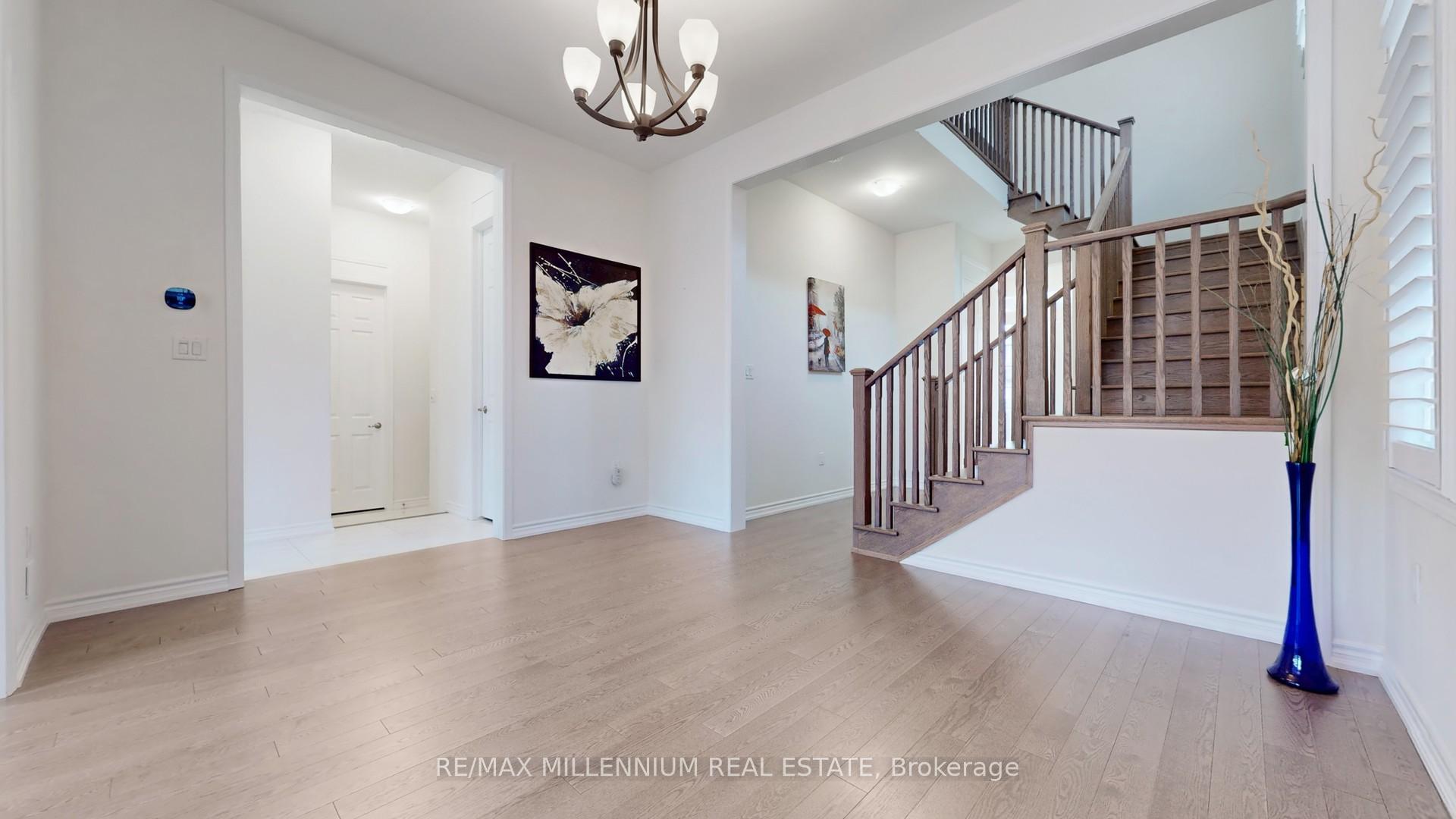 Photo 12 of 139 Pierre Berton Boulevard, Vaughan, Kleinburg — HOMEH