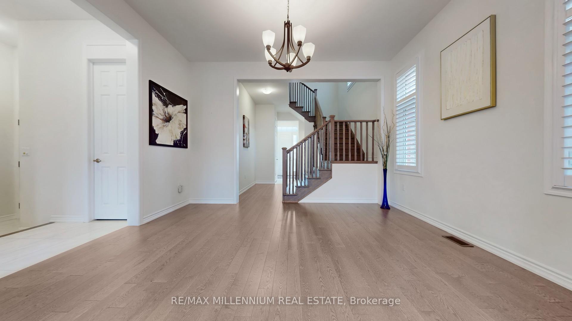 Photo 13 of 139 Pierre Berton Boulevard, Vaughan, Kleinburg — HOMEH