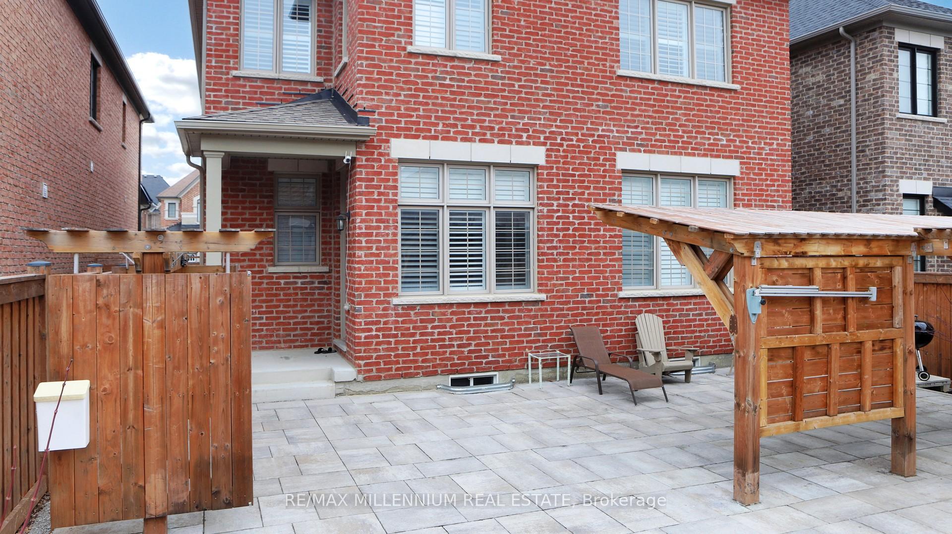 Photo 25 of 139 Pierre Berton Boulevard, Vaughan, Kleinburg — HOMEH