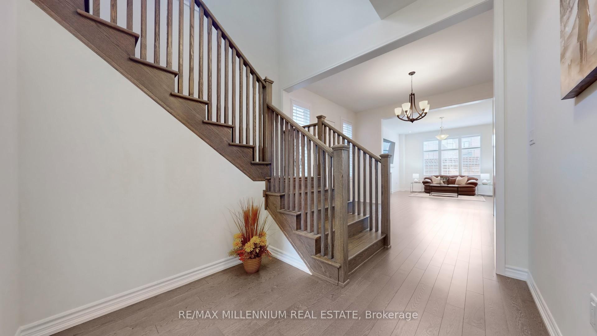 Photo 23 of 139 Pierre Berton Boulevard, Vaughan, Kleinburg — HOMEH