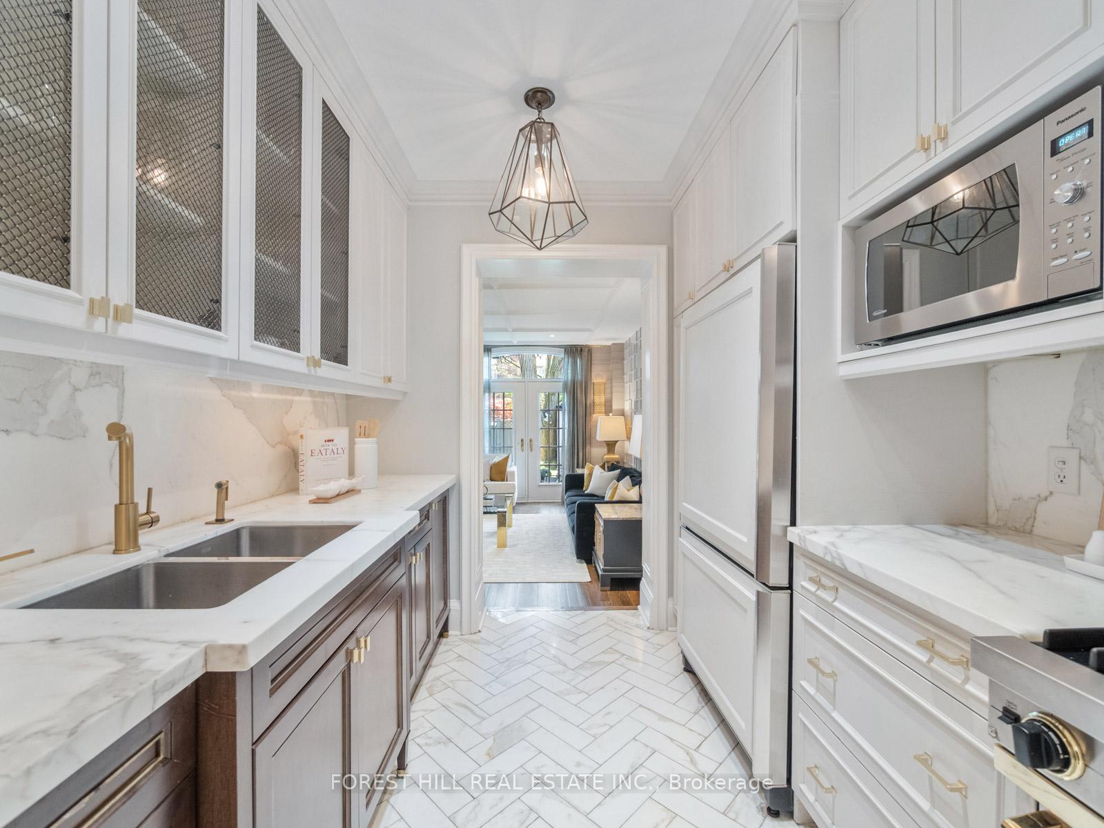 Photo 5 of 204 Glen Cedar Road, Toronto, Humewood-Cedarvale — HOMEH
