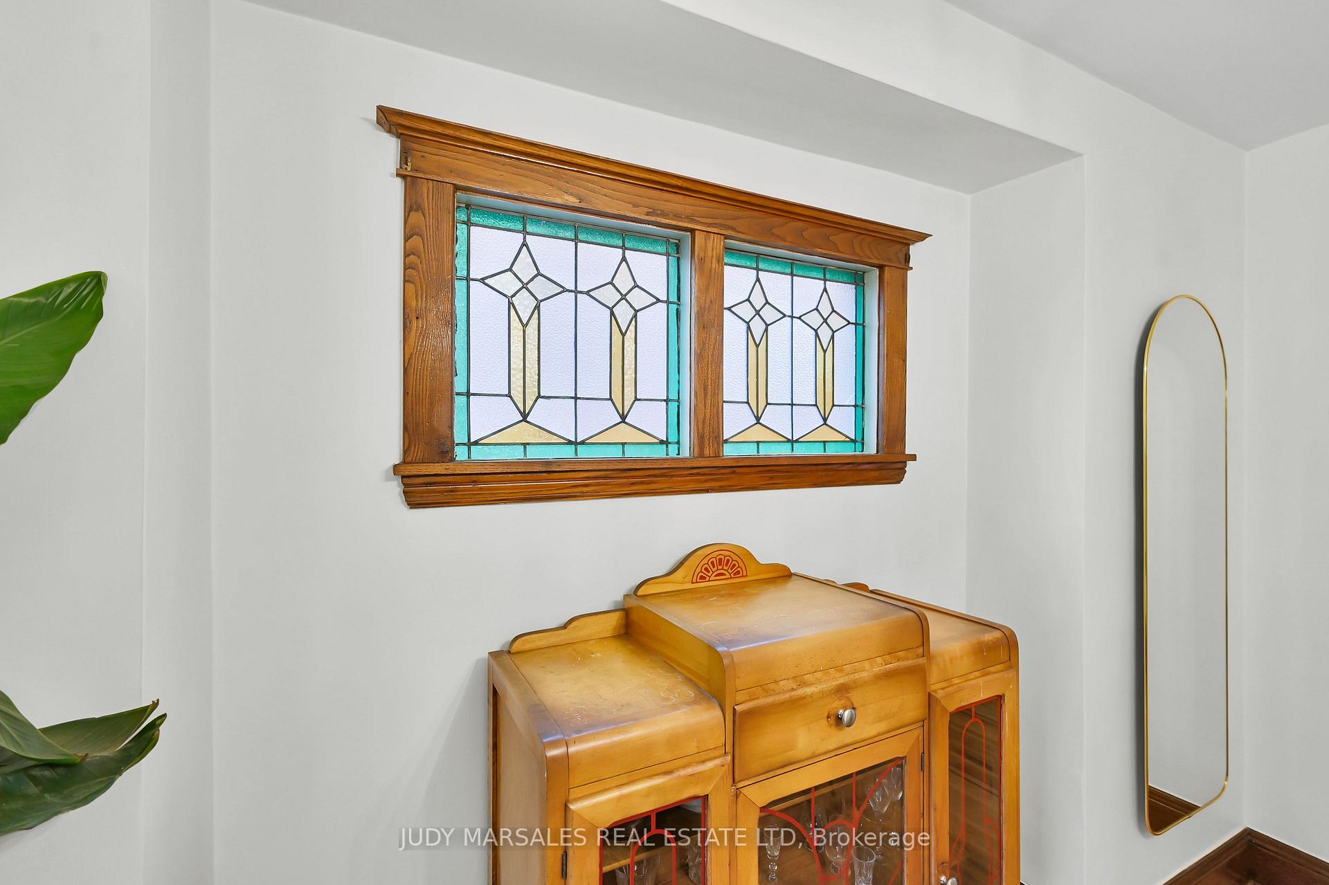 Photo 6 of 62 Kensington Avenue N, Hamilton, Crown Point — HOMEH