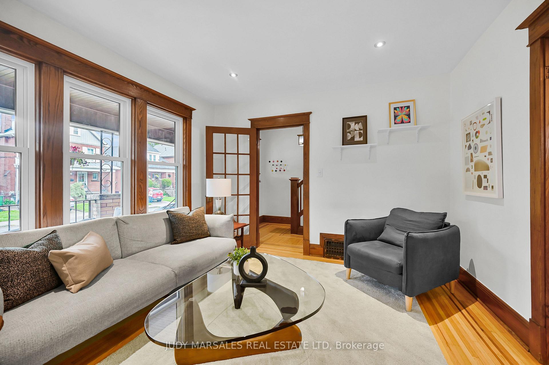 Photo 10 of 62 Kensington Avenue N, Hamilton, Crown Point — HOMEH