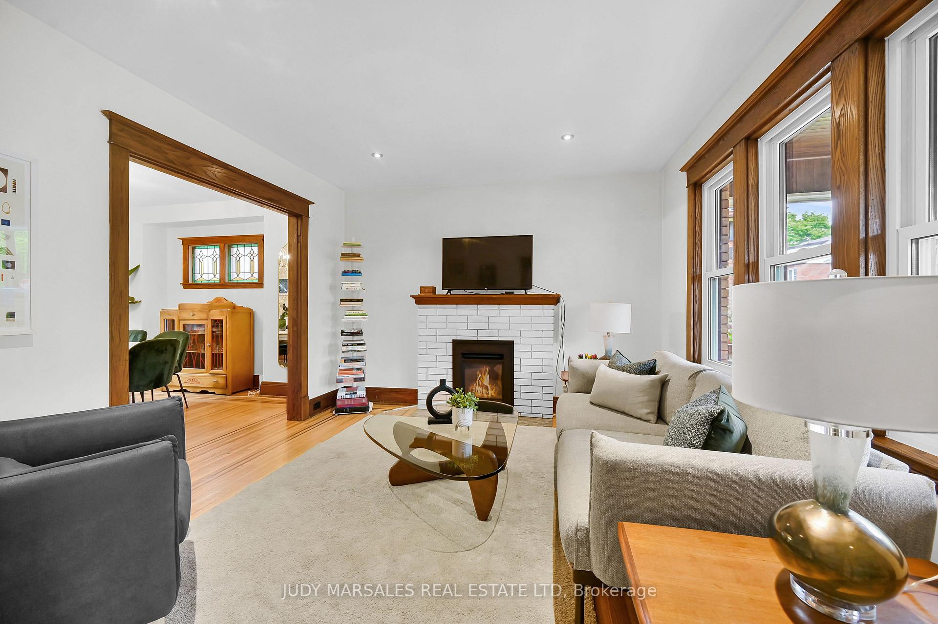 Photo 4 of 62 Kensington Avenue N, Hamilton, Crown Point — HOMEH