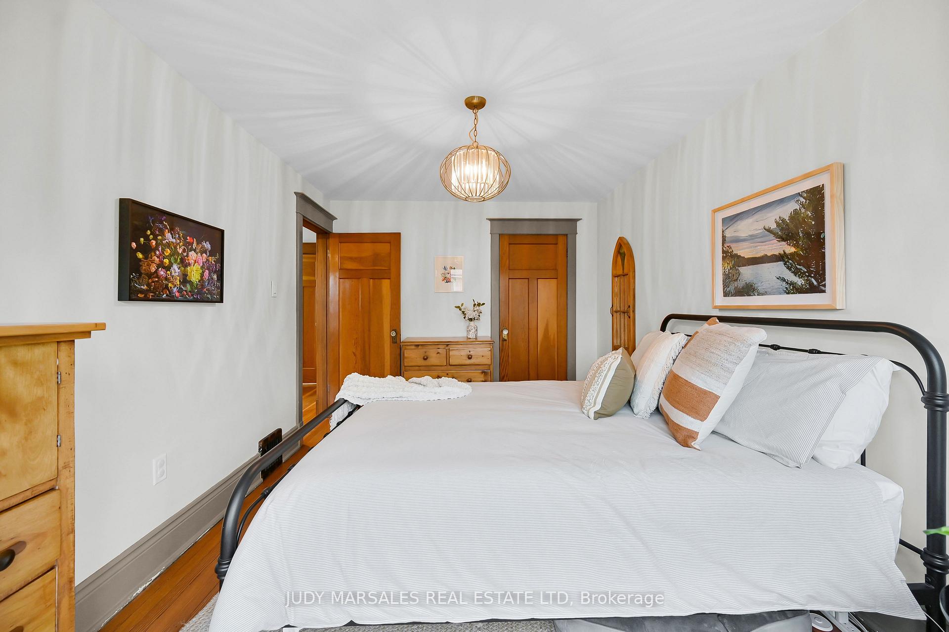Photo 47 of 62 Kensington Avenue N, Hamilton, Crown Point — HOMEH