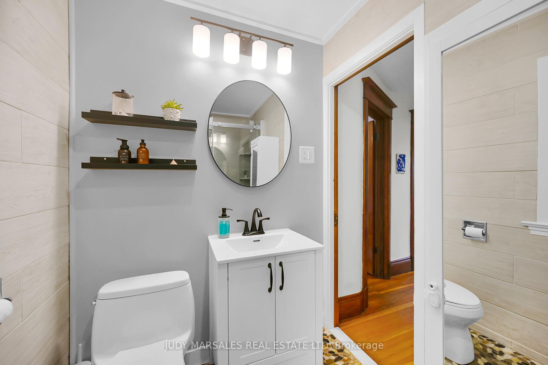 Photo 18 of 62 Kensington Avenue N, Hamilton, Crown Point — HOMEH