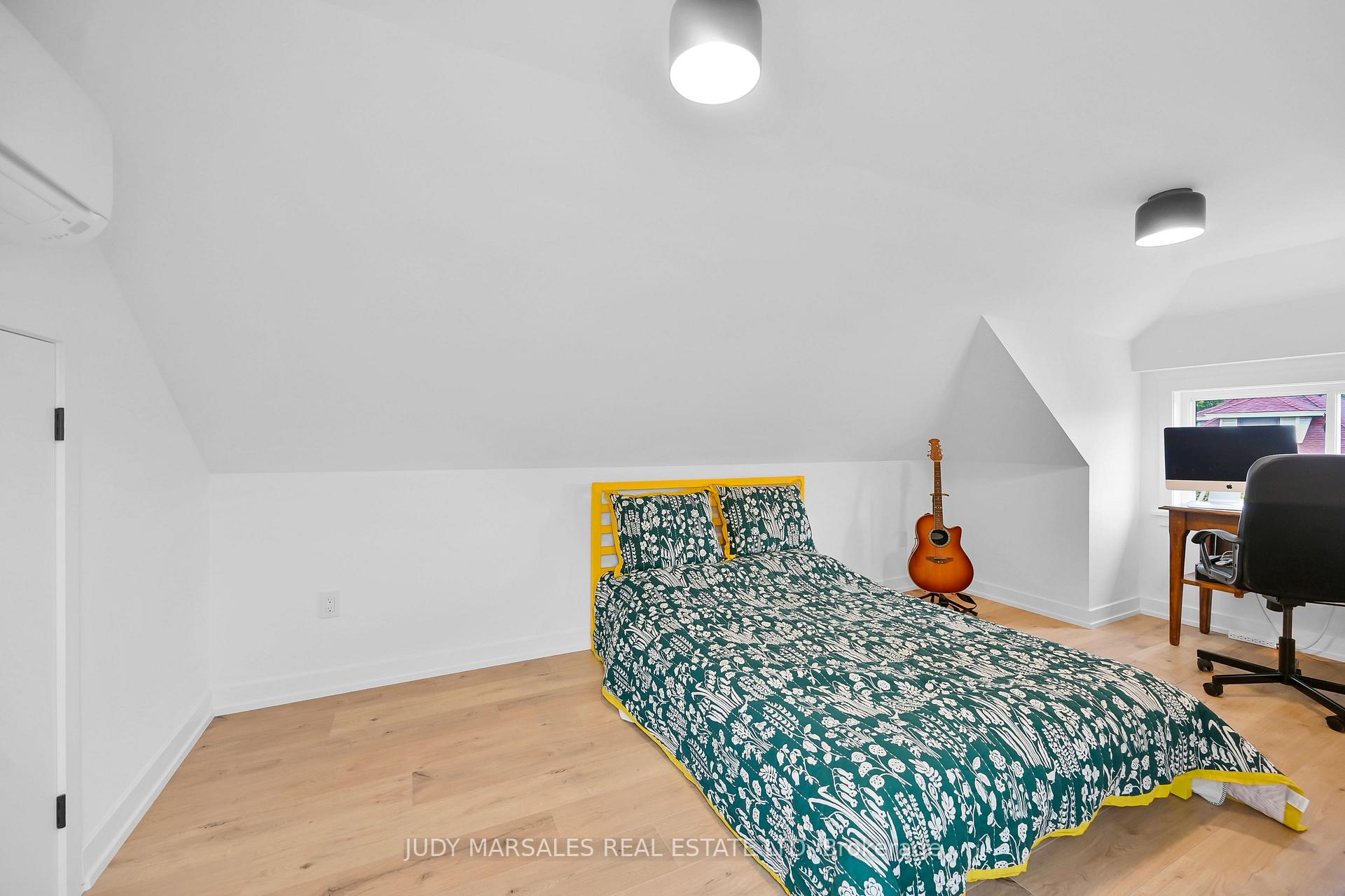 Photo 21 of 62 Kensington Avenue N, Hamilton, Crown Point — HOMEH