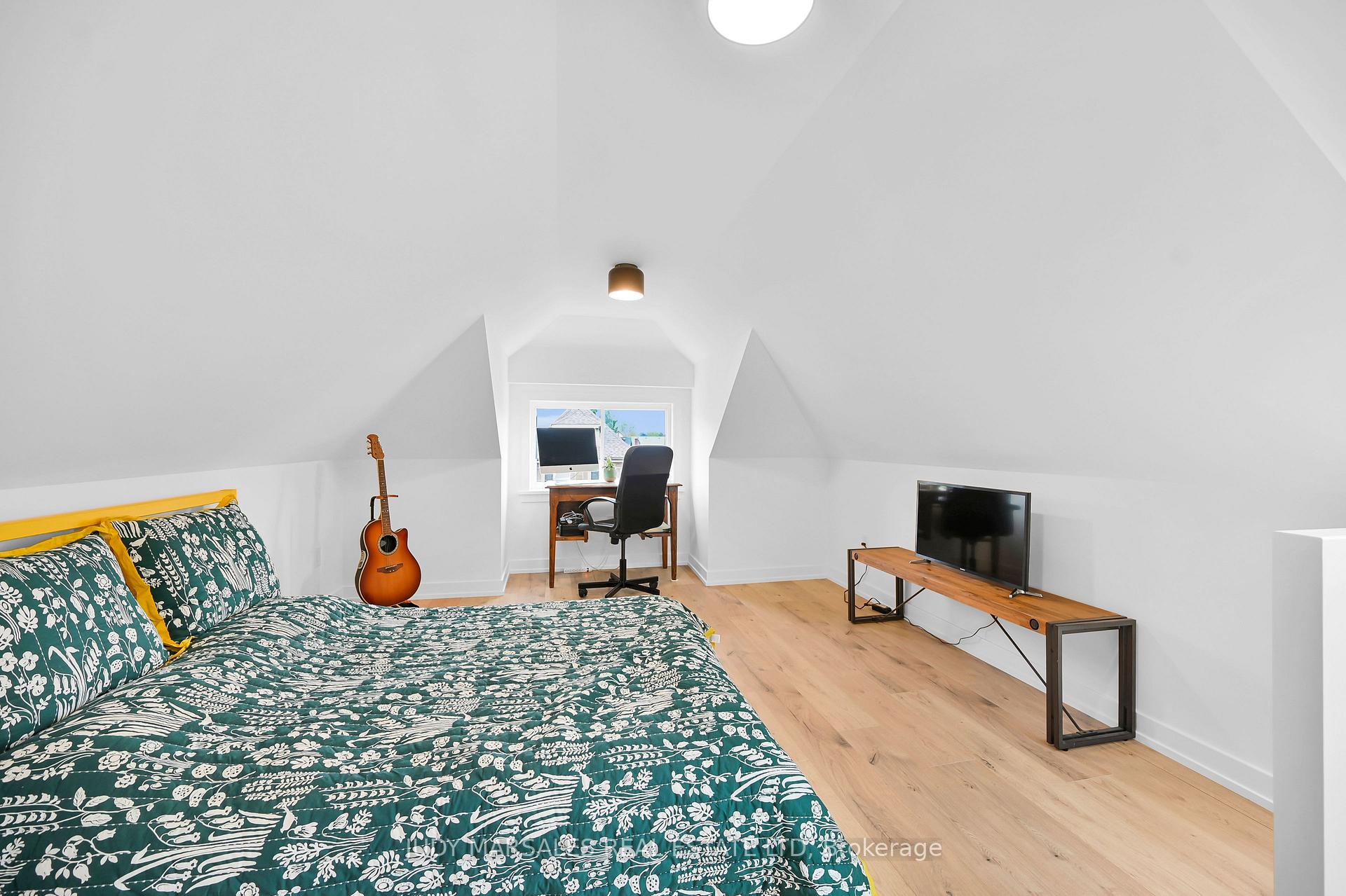Photo 35 of 62 Kensington Avenue N, Hamilton, Crown Point — HOMEH