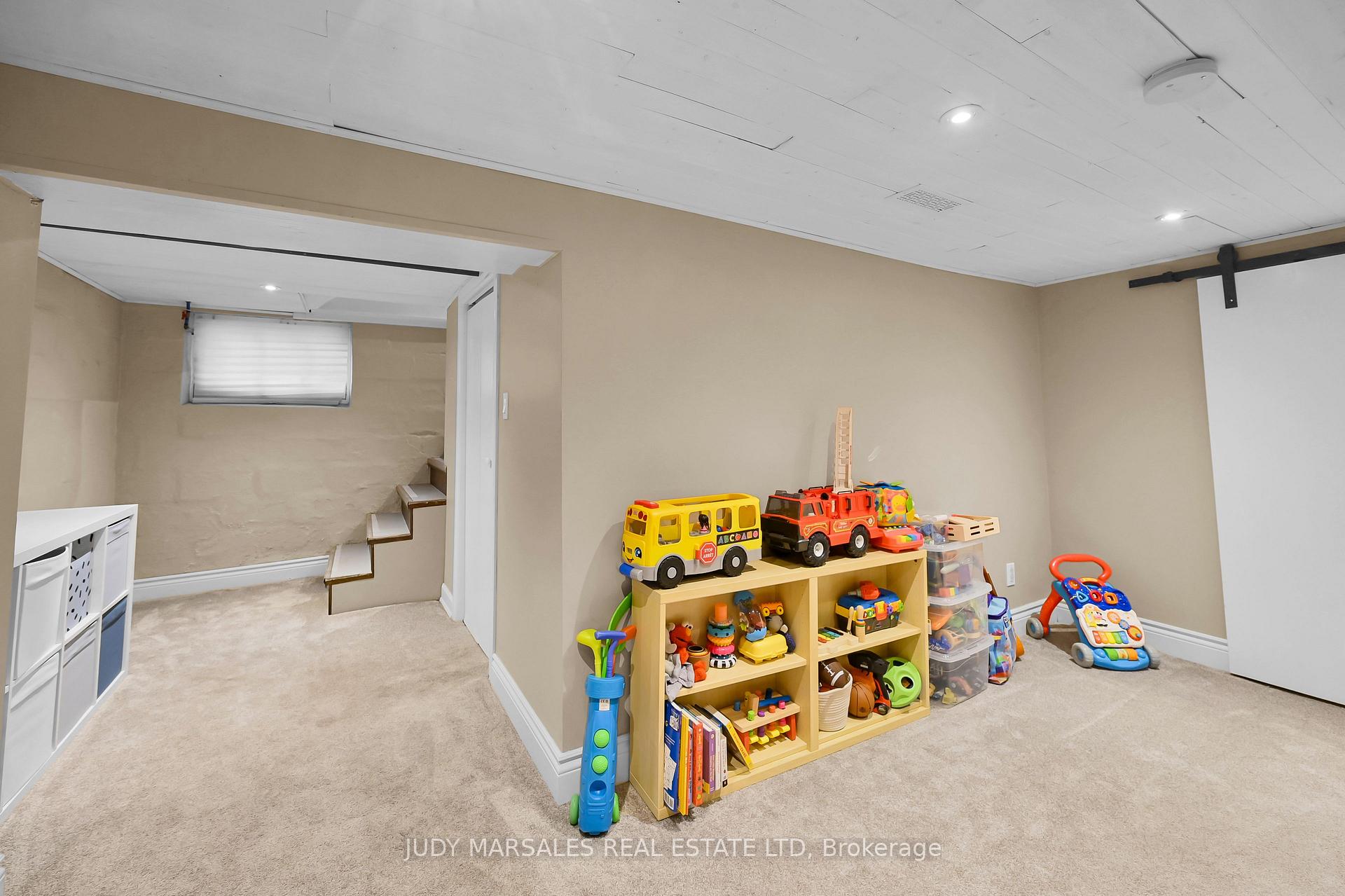Photo 43 of 62 Kensington Avenue N, Hamilton, Crown Point — HOMEH