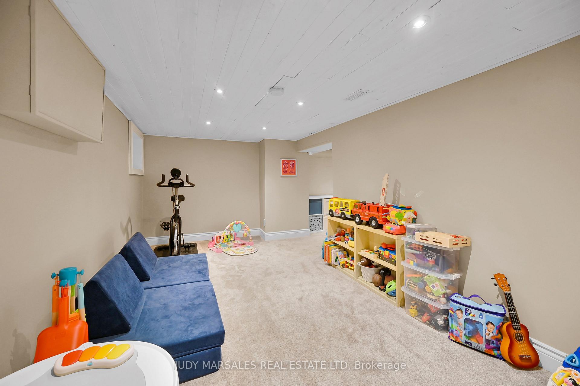 Photo 34 of 62 Kensington Avenue N, Hamilton, Crown Point — HOMEH