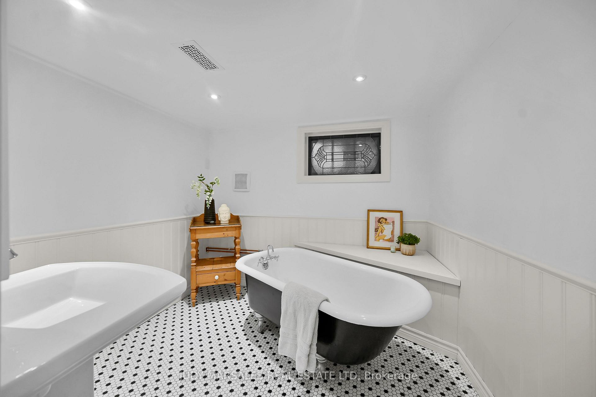 Photo 42 of 62 Kensington Avenue N, Hamilton, Crown Point — HOMEH