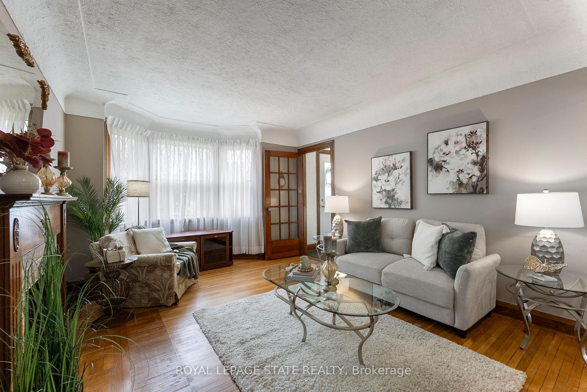 Photo 14 of 1450 Monterey Avenue, Hamilton, Bartonville — HOMEH